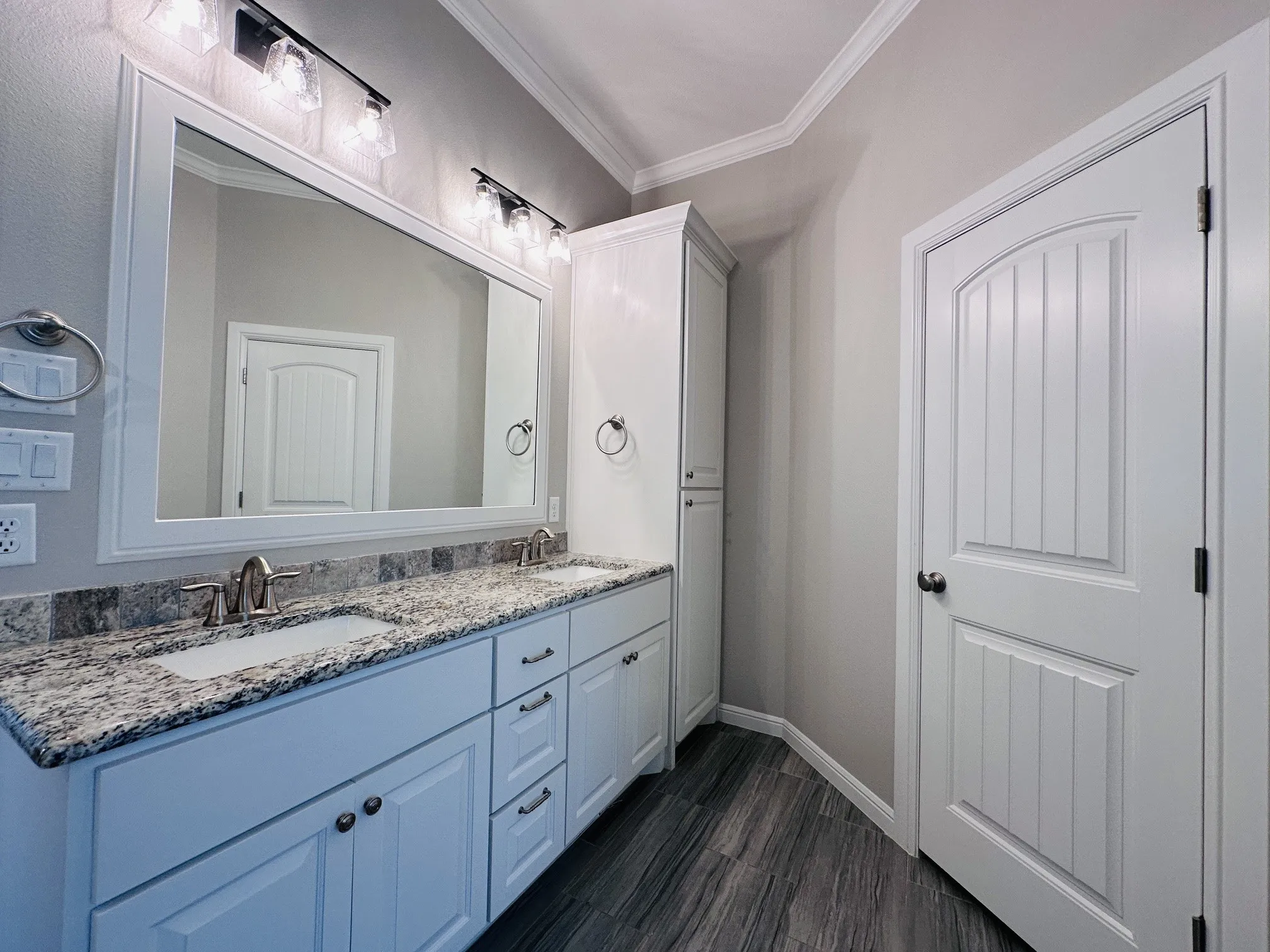Single Family Residence For Sale in Hood County , 3337 White Horse Drive, Granbury, Texas 76049, 4 Bedroom, 2 Bathroom, 2 Garage spaces, 1,717 Sqft, built in 2021, mls#21296797, Real Estate Agent in Granbury, Homes For Sale in Hood county, Homes For Sale in Granbury, Realtor in Granbury Texas, Real Estate Brokerage Independent Realty Texas, Luminita Cordes Realtor