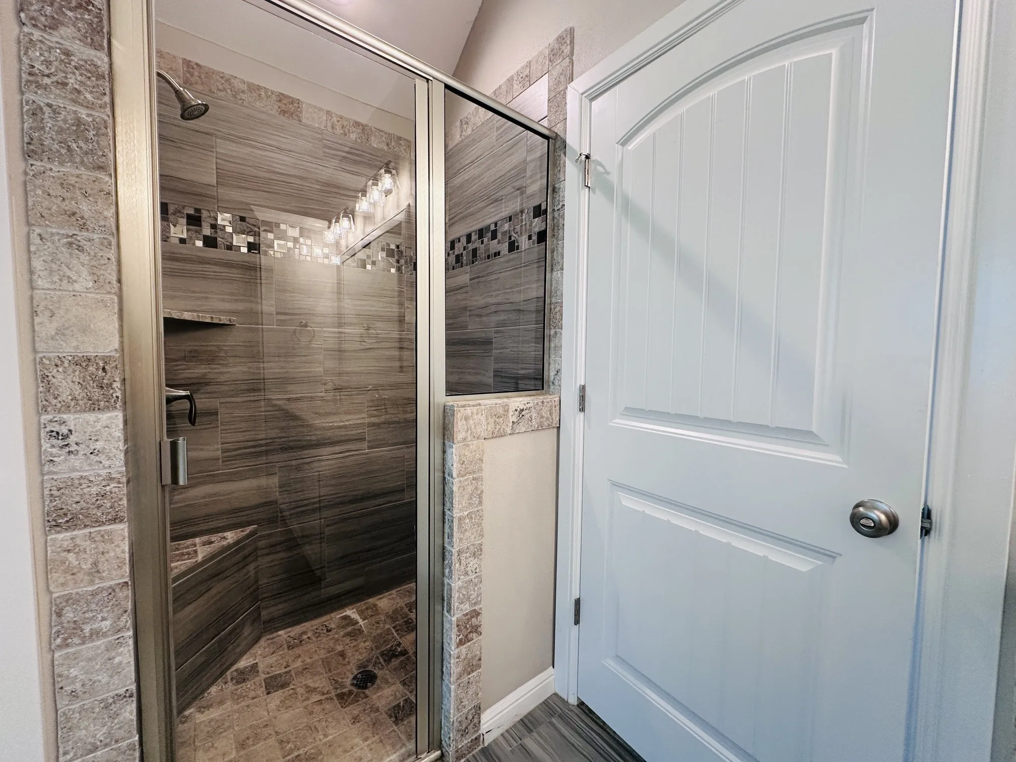 Single Family Residence For Sale in Hood County , 3337 White Horse Drive, Granbury, Texas 76049, 4 Bedroom, 2 Bathroom, 2 Garage spaces, 1,717 Sqft, built in 2021, mls#21296797, Real Estate Agent in Granbury, Homes For Sale in Hood county, Homes For Sale in Granbury, Realtor in Granbury Texas, Real Estate Brokerage Independent Realty Texas, Luminita Cordes Realtor