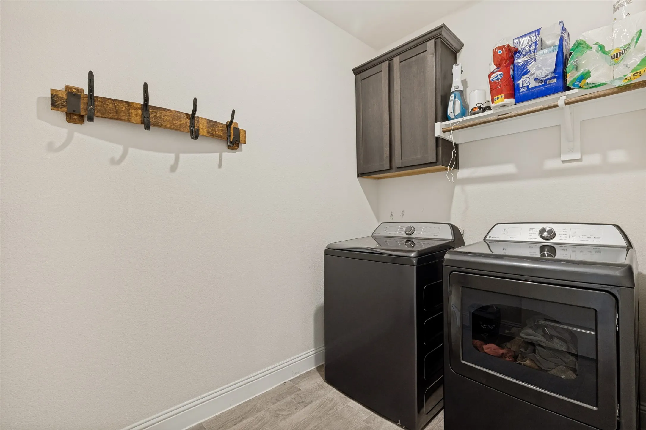 Single Family Residence For Sale in Denton County , 2817 Half Moon Road, Aubrey, Texas 76227, 3 Bedroom, 2 Bathroom, 2 Garage spaces, 1,633 Sqft, built in 2020, mls#21296988, Real Estate Agent in Aubrey, Homes For Sale in Denton county, Homes For Sale in Aubrey, Realtor in Aubrey Texas, Real Estate Brokerage Independent Realty Texas, Luminita Cordes Realtor