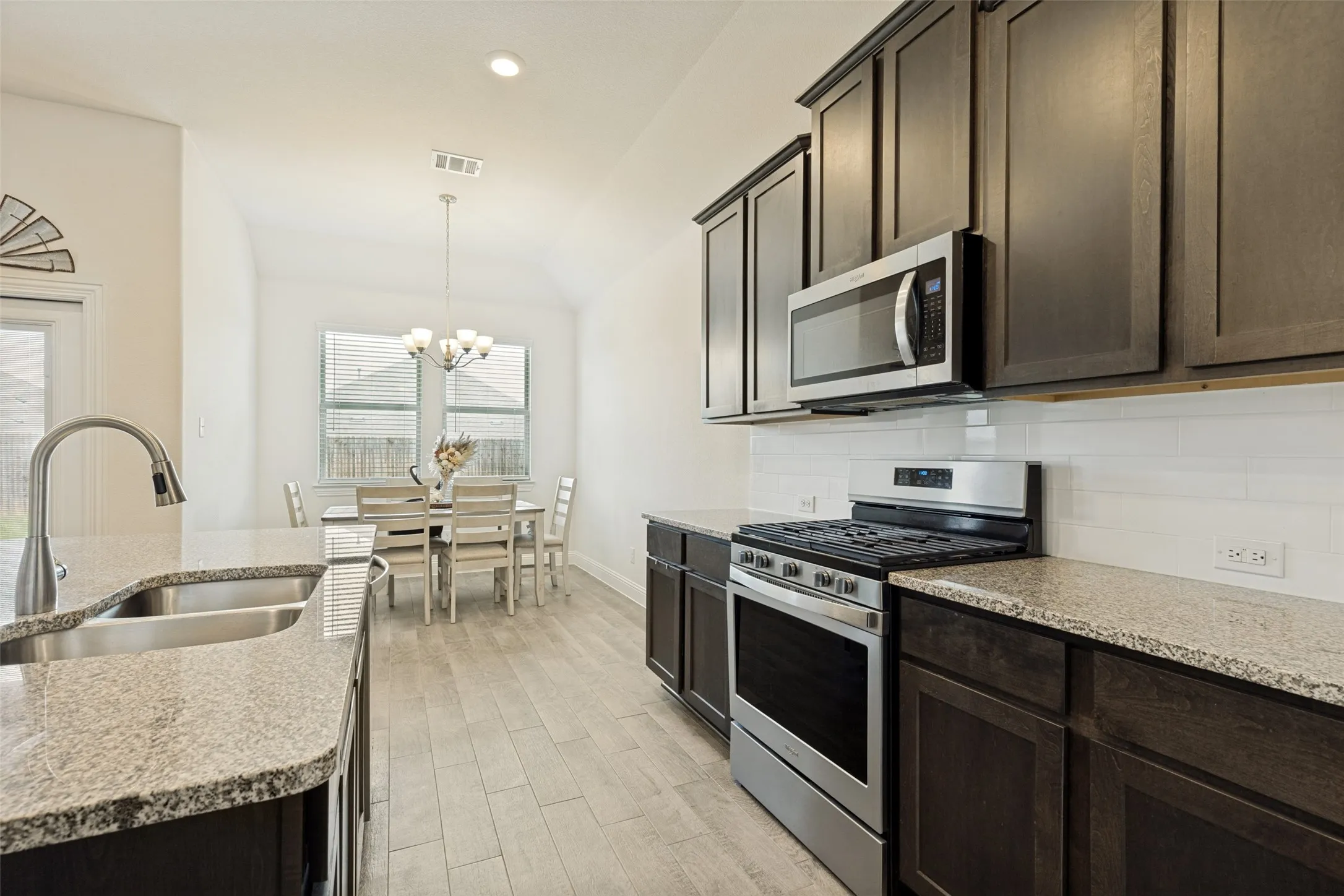 Single Family Residence For Sale in Denton County , 2817 Half Moon Road, Aubrey, Texas 76227, 3 Bedroom, 2 Bathroom, 2 Garage spaces, 1,633 Sqft, built in 2020, mls#21296988, Real Estate Agent in Aubrey, Homes For Sale in Denton county, Homes For Sale in Aubrey, Realtor in Aubrey Texas, Real Estate Brokerage Independent Realty Texas, Luminita Cordes Realtor