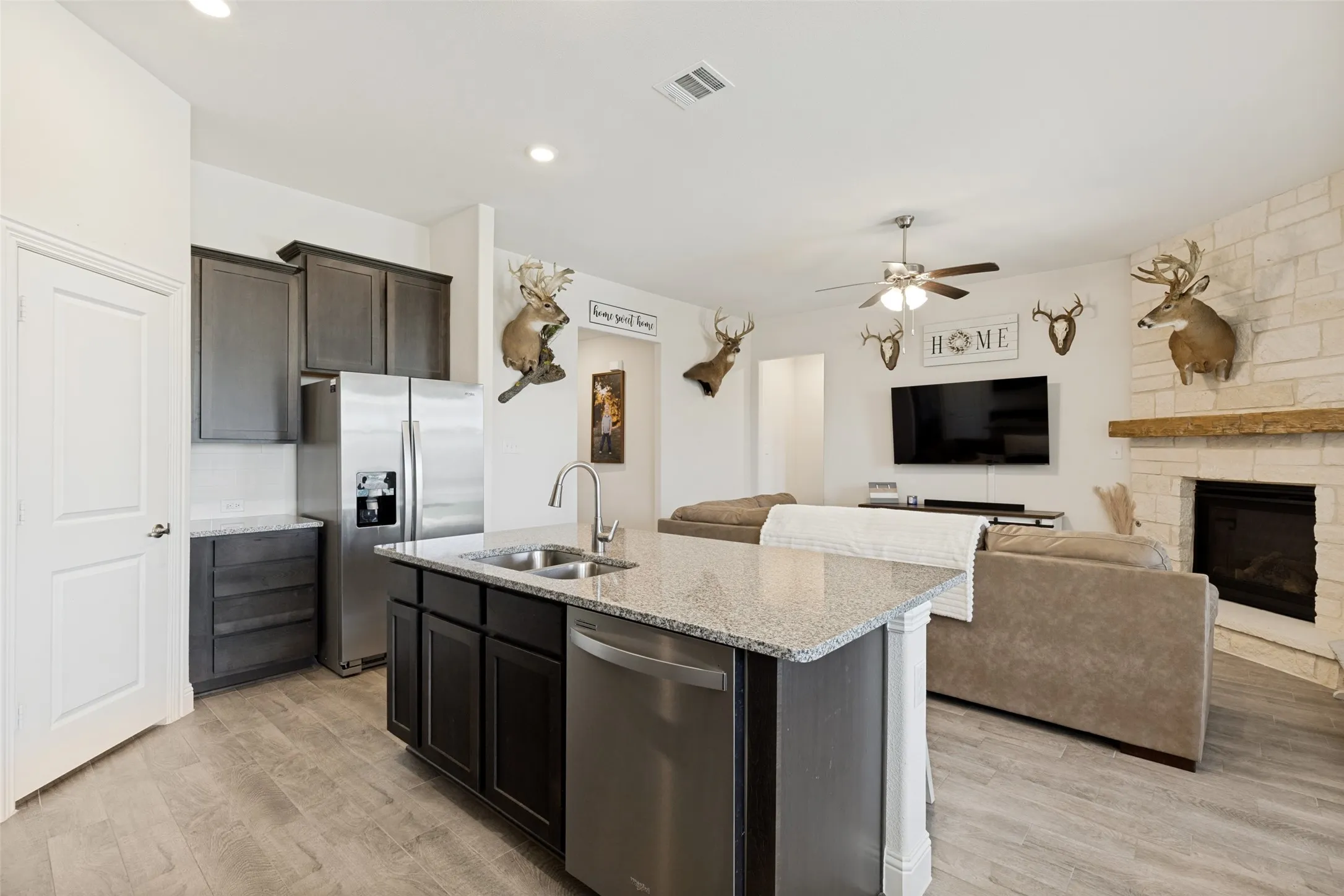Single Family Residence For Sale in Denton County , 2817 Half Moon Road, Aubrey, Texas 76227, 3 Bedroom, 2 Bathroom, 2 Garage spaces, 1,633 Sqft, built in 2020, mls#21296988, Real Estate Agent in Aubrey, Homes For Sale in Denton county, Homes For Sale in Aubrey, Realtor in Aubrey Texas, Real Estate Brokerage Independent Realty Texas, Luminita Cordes Realtor