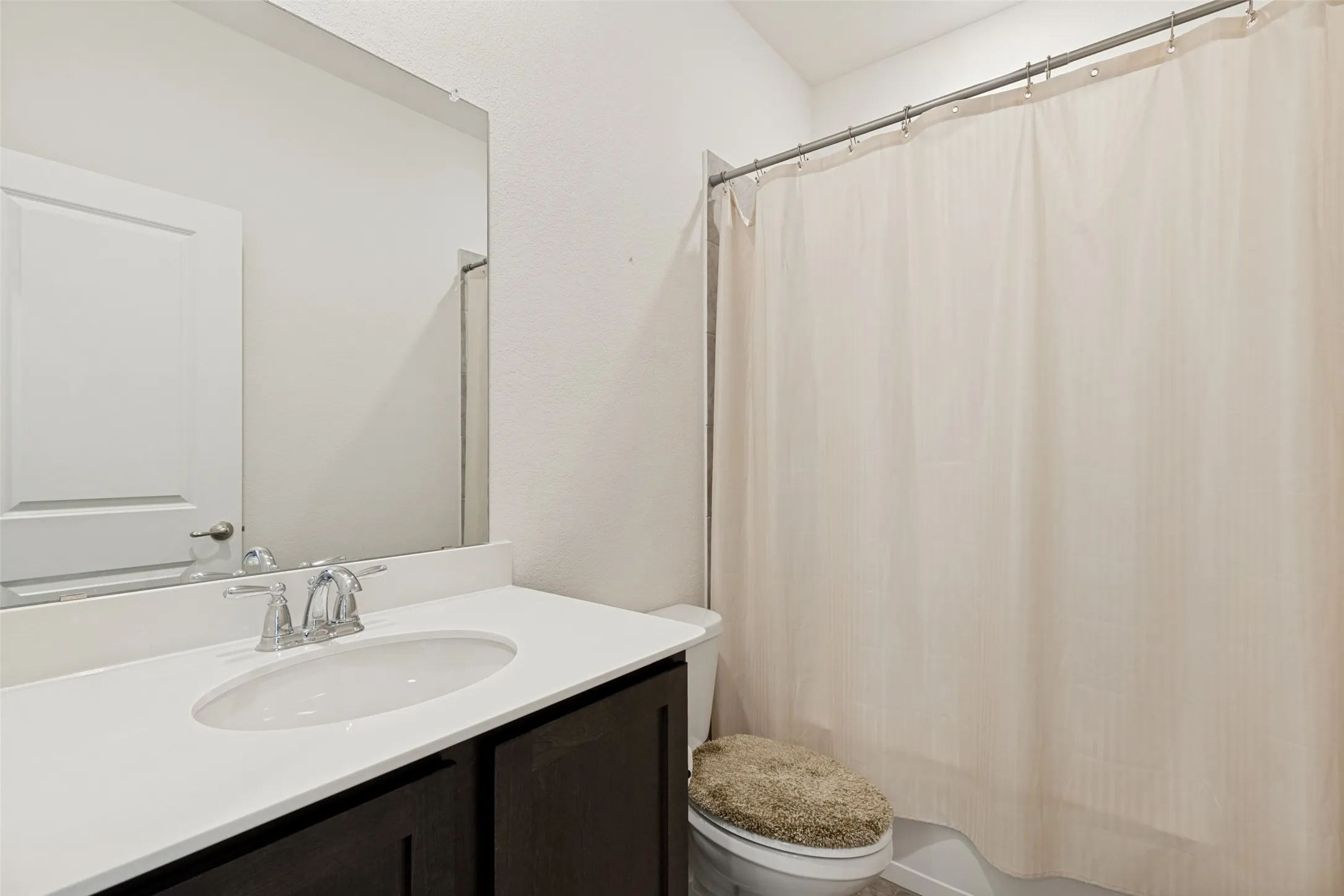 Single Family Residence For Sale in Denton County , 2817 Half Moon Road, Aubrey, Texas 76227, 3 Bedroom, 2 Bathroom, 2 Garage spaces, 1,633 Sqft, built in 2020, mls#21296988, Real Estate Agent in Aubrey, Homes For Sale in Denton county, Homes For Sale in Aubrey, Realtor in Aubrey Texas, Real Estate Brokerage Independent Realty Texas, Luminita Cordes Realtor