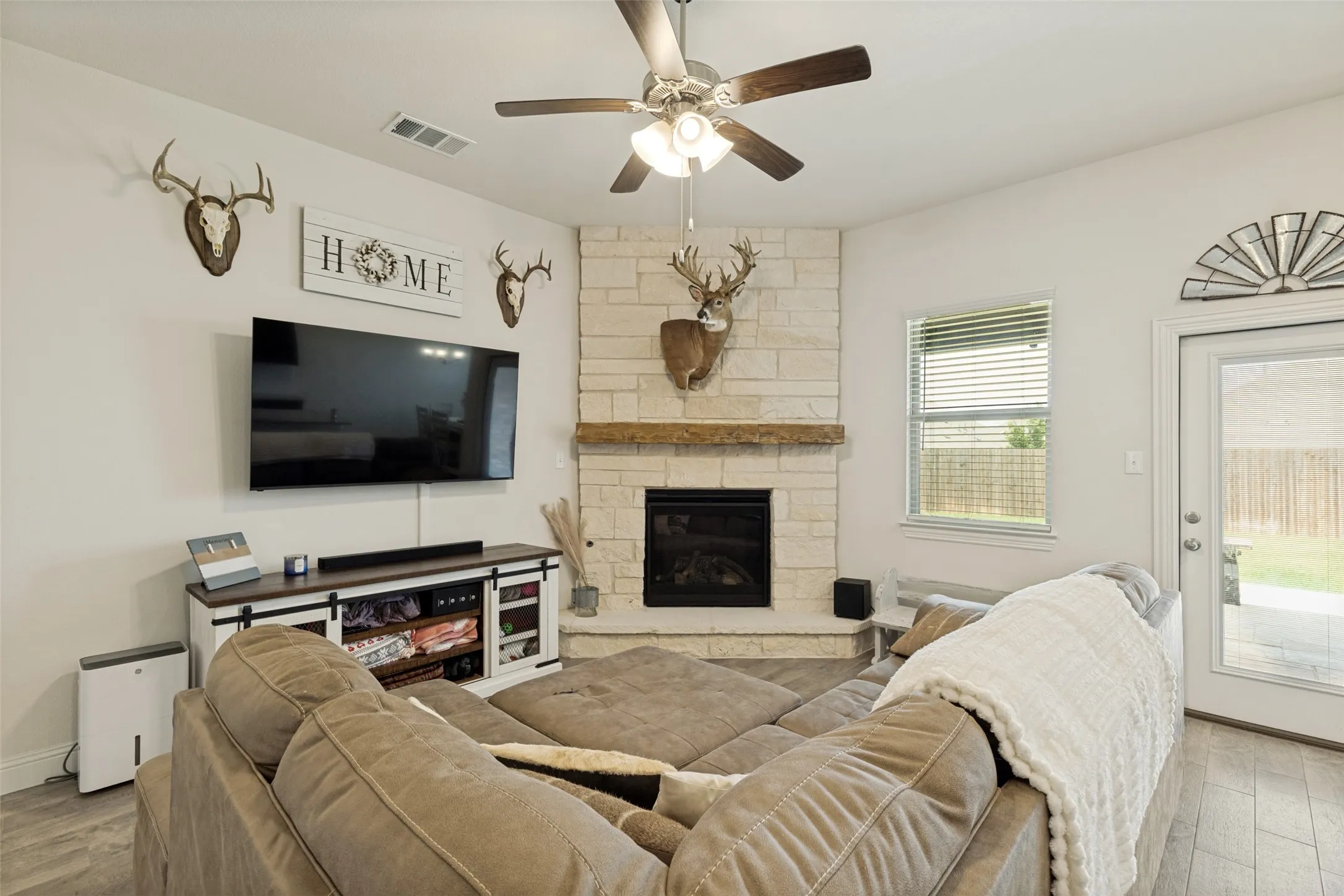 Single Family Residence For Sale in Denton County , 2817 Half Moon Road, Aubrey, Texas 76227, 3 Bedroom, 2 Bathroom, 2 Garage spaces, 1,633 Sqft, built in 2020, mls#21296988, Real Estate Agent in Aubrey, Homes For Sale in Denton county, Homes For Sale in Aubrey, Realtor in Aubrey Texas, Real Estate Brokerage Independent Realty Texas, Luminita Cordes Realtor