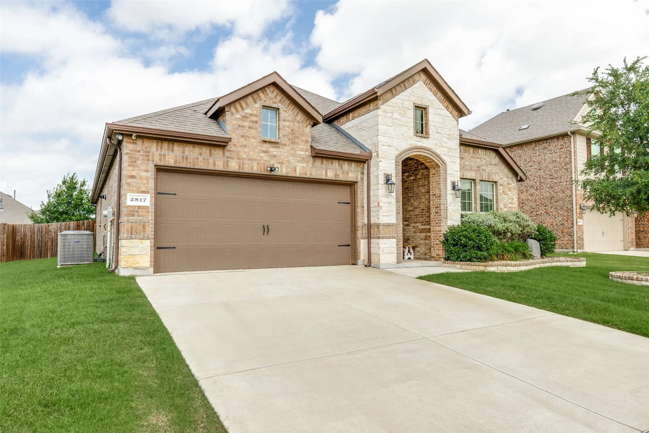 Single Family Residence For Sale in Denton County , 2817 Half Moon Road, Aubrey, Texas 76227, 3 Bedroom, 2 Bathroom, 2 Garage spaces, 1,633 Sqft, built in 2020, mls#21296988, Real Estate Agent in Aubrey, Homes For Sale in Denton county, Homes For Sale in Aubrey, Realtor in Aubrey Texas, Real Estate Brokerage Independent Realty Texas, Luminita Cordes Realtor