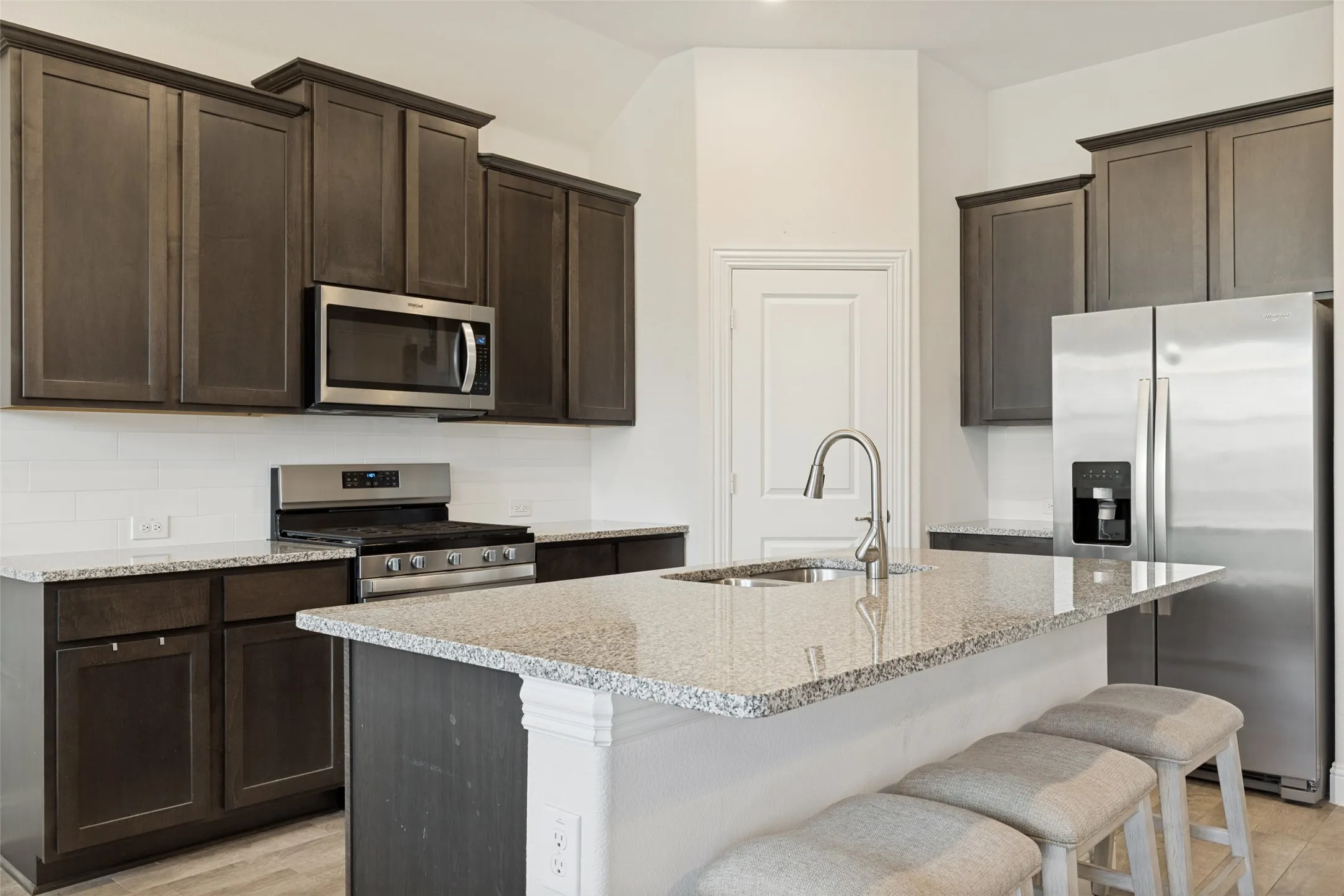 Single Family Residence For Sale in Denton County , 2817 Half Moon Road, Aubrey, Texas 76227, 3 Bedroom, 2 Bathroom, 2 Garage spaces, 1,633 Sqft, built in 2020, mls#21296988, Real Estate Agent in Aubrey, Homes For Sale in Denton county, Homes For Sale in Aubrey, Realtor in Aubrey Texas, Real Estate Brokerage Independent Realty Texas, Luminita Cordes Realtor