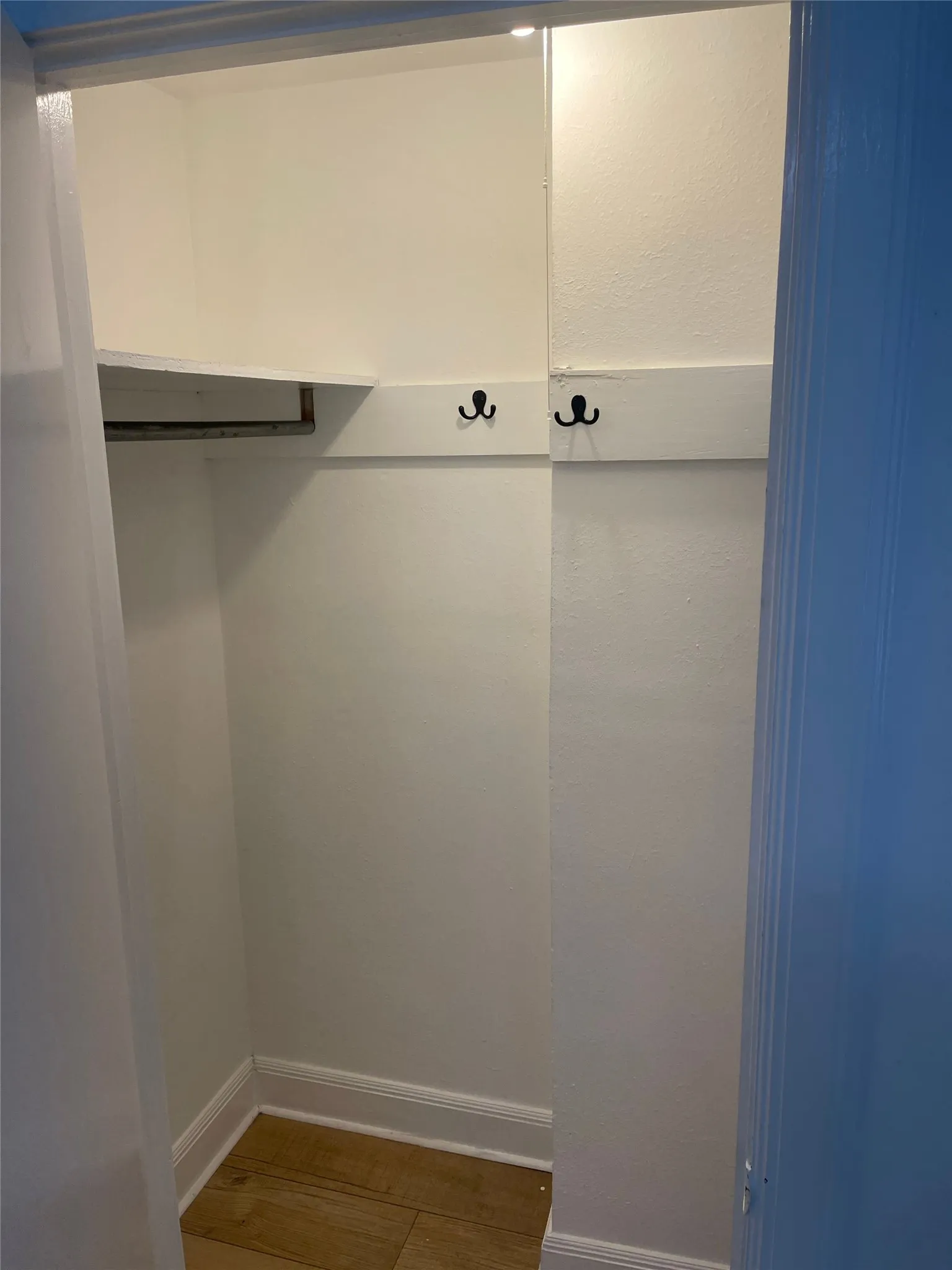 Apartment For Rent in Dallas County , 202 S Willomet Avenue 4, Dallas, Texas 75208, 2 Bedroom, 1 Bathroom, Garage spaces, 860 Sqft, built in 1922, mls#21297049, Real Estate Agent in Dallas, Homes For Rent in Dallas county, Homes For Rent in Dallas, Realtor in Dallas Texas, Real Estate Brokerage Independent Realty Texas, Luminita Cordes Realtor