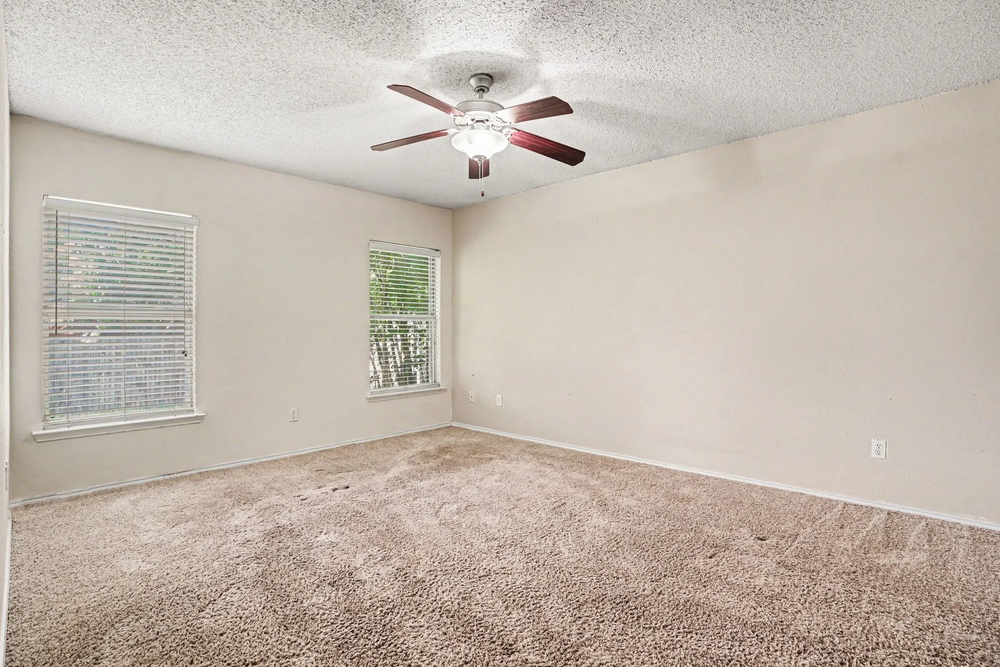 Single Family Residence For Sale in Tarrant County , 4216 Fernleaf Drive, Fort Worth, Texas 76137, 3 Bedroom, 2 Bathroom, 2 Garage spaces, 1,460 Sqft, built in 1995, mls#21297069, Real Estate Agent in Fort Worth, Homes For Sale in Tarrant county, Homes For Sale in Fort Worth, Realtor in Fort Worth Texas, Real Estate Brokerage Independent Realty Texas, Luminita Cordes Realtor