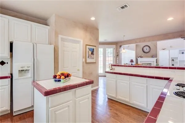 Single Family Residence For Rent in Collin County , 5403 Exeter Drive, Richardson, Texas 75082, 5 Bedroom, 4 Bathroom, 2 Garage spaces, 3,579 Sqft, built in 1996, mls#21297035, Real Estate Agent in Richardson, Homes For Rent in Collin county, Homes For Rent in Richardson, Realtor in Richardson Texas, Real Estate Brokerage Independent Realty Texas, Luminita Cordes Realtor