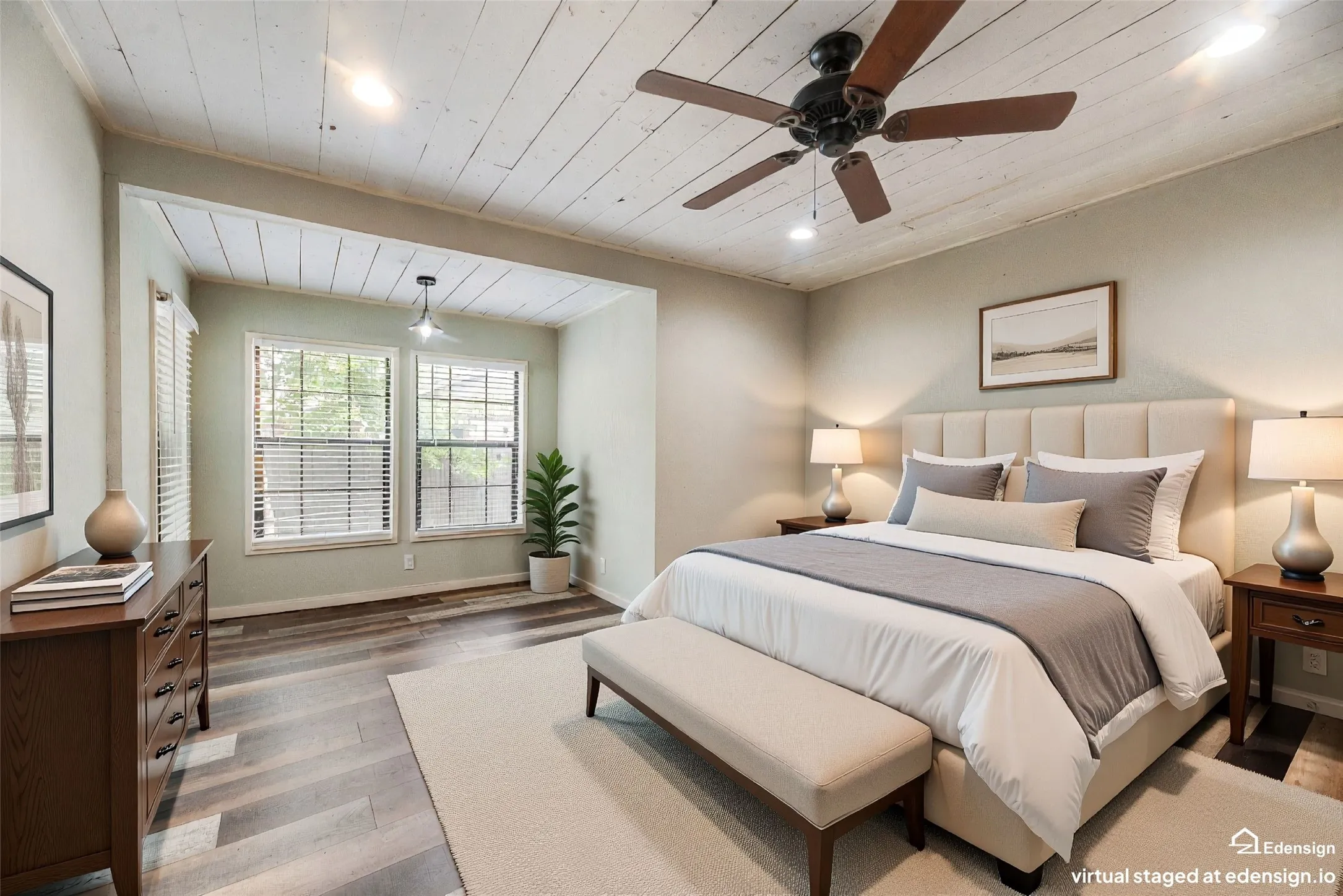 Single Family Residence For Sale in Dallas County , 4419 Lawnview Avenue, Dallas, Texas 75227, 2 Bedroom, 1 Bathroom, Garage spaces, 950 Sqft, built in 1949, mls#21296883, Real Estate Agent in Dallas, Homes For Sale in Dallas county, Homes For Sale in Dallas, Realtor in Dallas Texas, Real Estate Brokerage Independent Realty Texas, Luminita Cordes Realtor