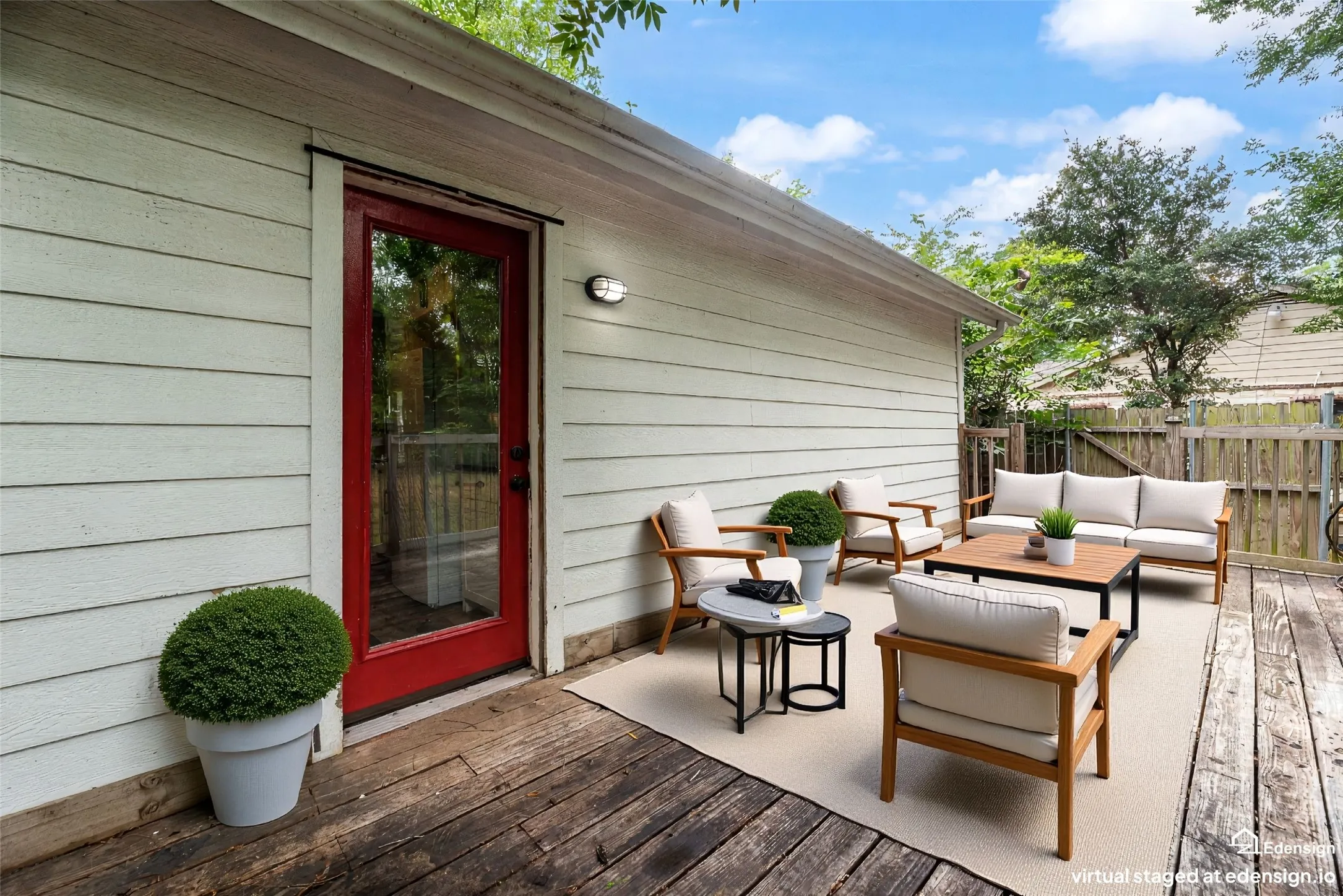 Single Family Residence For Sale in Dallas County , 4419 Lawnview Avenue, Dallas, Texas 75227, 2 Bedroom, 1 Bathroom, Garage spaces, 950 Sqft, built in 1949, mls#21296883, Real Estate Agent in Dallas, Homes For Sale in Dallas county, Homes For Sale in Dallas, Realtor in Dallas Texas, Real Estate Brokerage Independent Realty Texas, Luminita Cordes Realtor
