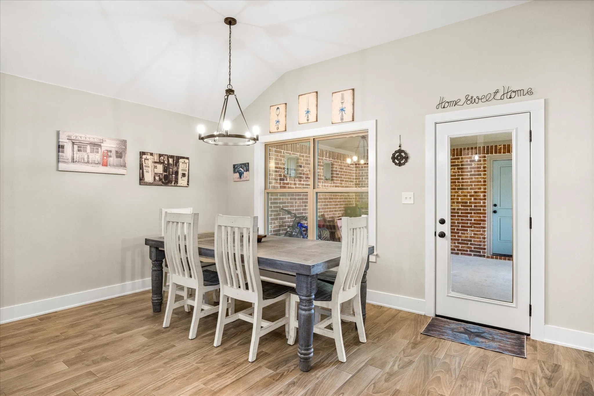 Single Family Residence For Sale in Hood County , 2507 Santiago Drive, Granbury, Texas 76048, 3 Bedroom, 2 Bathroom, 3 Garage spaces, 1,678 Sqft, built in 2021, mls#21294935, Real Estate Agent in Granbury, Homes For Sale in Hood county, Homes For Sale in Granbury, Realtor in Granbury Texas, Real Estate Brokerage Independent Realty Texas, Luminita Cordes Realtor