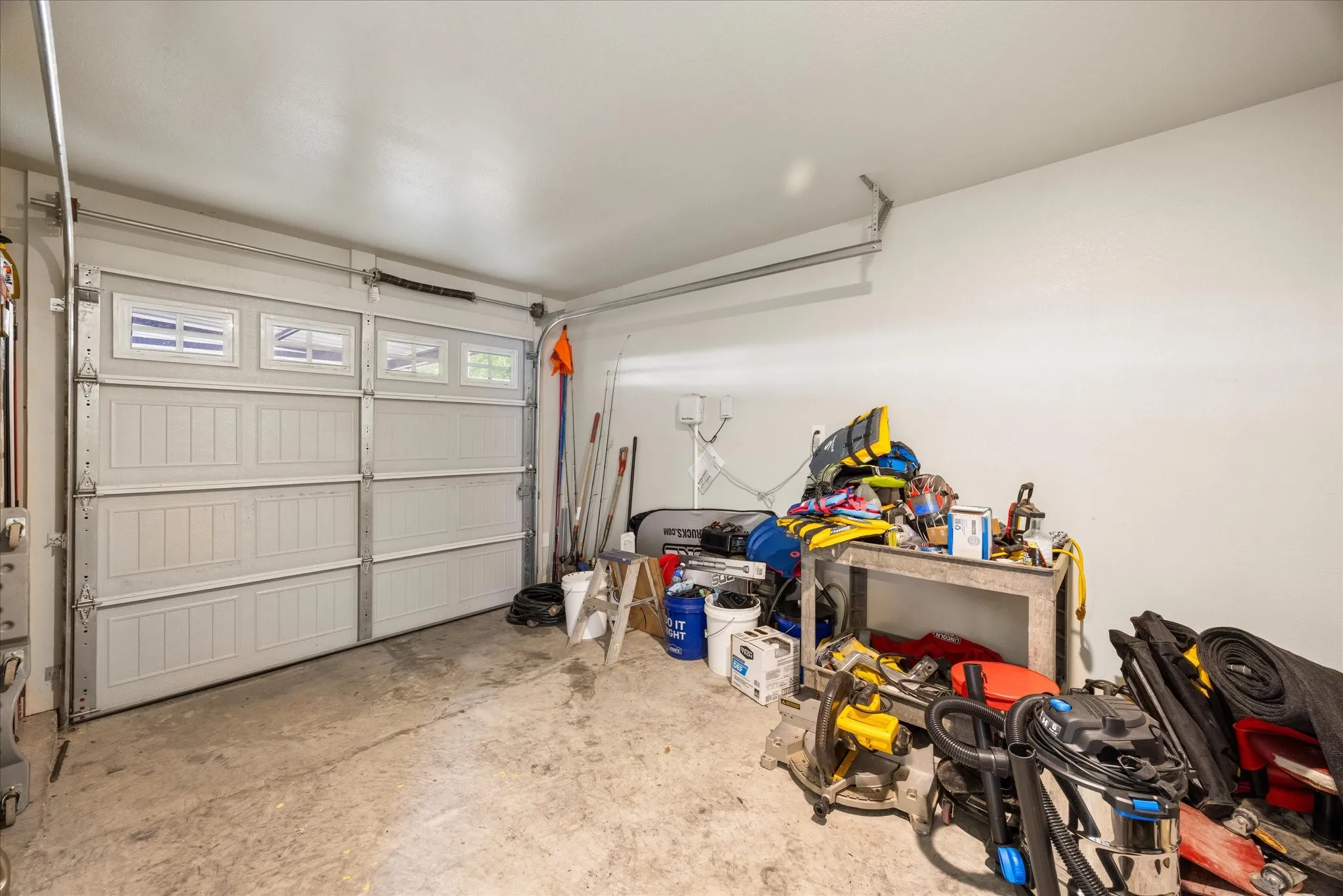 Single Family Residence For Sale in Hood County , 2507 Santiago Drive, Granbury, Texas 76048, 3 Bedroom, 2 Bathroom, 3 Garage spaces, 1,678 Sqft, built in 2021, mls#21294935, Real Estate Agent in Granbury, Homes For Sale in Hood county, Homes For Sale in Granbury, Realtor in Granbury Texas, Real Estate Brokerage Independent Realty Texas, Luminita Cordes Realtor