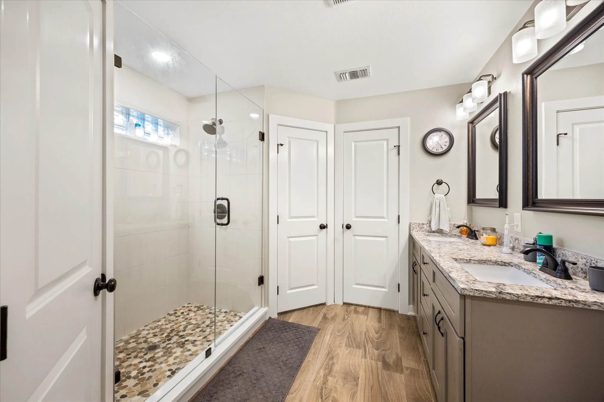 Single Family Residence For Sale in Hood County , 2507 Santiago Drive, Granbury, Texas 76048, 3 Bedroom, 2 Bathroom, 3 Garage spaces, 1,678 Sqft, built in 2021, mls#21294935, Real Estate Agent in Granbury, Homes For Sale in Hood county, Homes For Sale in Granbury, Realtor in Granbury Texas, Real Estate Brokerage Independent Realty Texas, Luminita Cordes Realtor
