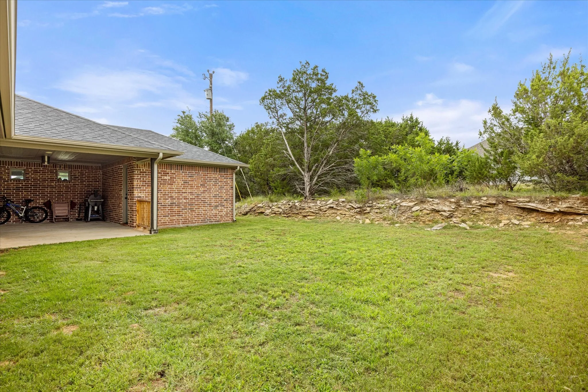 Single Family Residence For Sale in Hood County , 2507 Santiago Drive, Granbury, Texas 76048, 3 Bedroom, 2 Bathroom, 3 Garage spaces, 1,678 Sqft, built in 2021, mls#21294935, Real Estate Agent in Granbury, Homes For Sale in Hood county, Homes For Sale in Granbury, Realtor in Granbury Texas, Real Estate Brokerage Independent Realty Texas, Luminita Cordes Realtor
