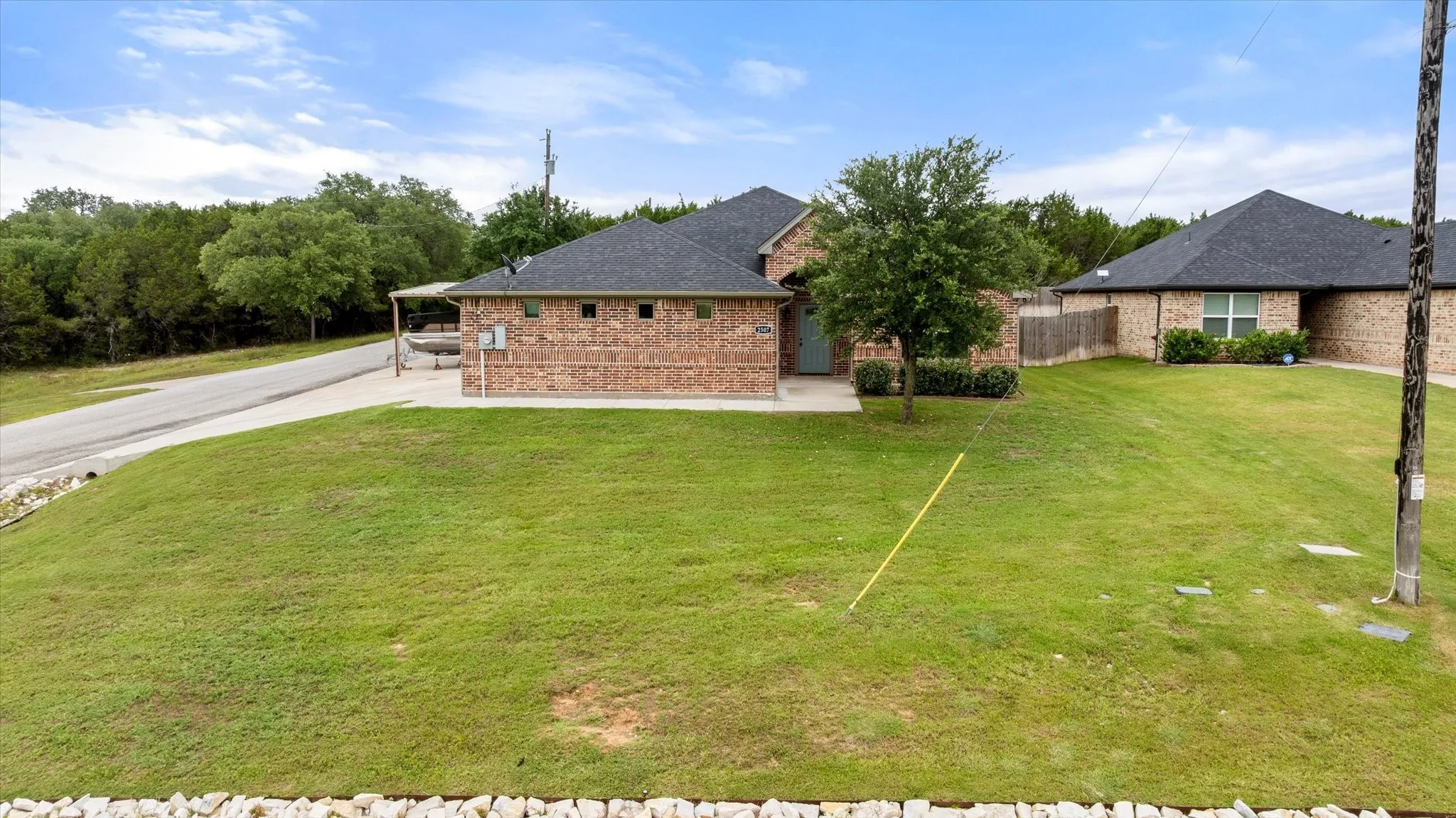 Single Family Residence For Sale in Hood County , 2507 Santiago Drive, Granbury, Texas 76048, 3 Bedroom, 2 Bathroom, 3 Garage spaces, 1,678 Sqft, built in 2021, mls#21294935, Real Estate Agent in Granbury, Homes For Sale in Hood county, Homes For Sale in Granbury, Realtor in Granbury Texas, Real Estate Brokerage Independent Realty Texas, Luminita Cordes Realtor