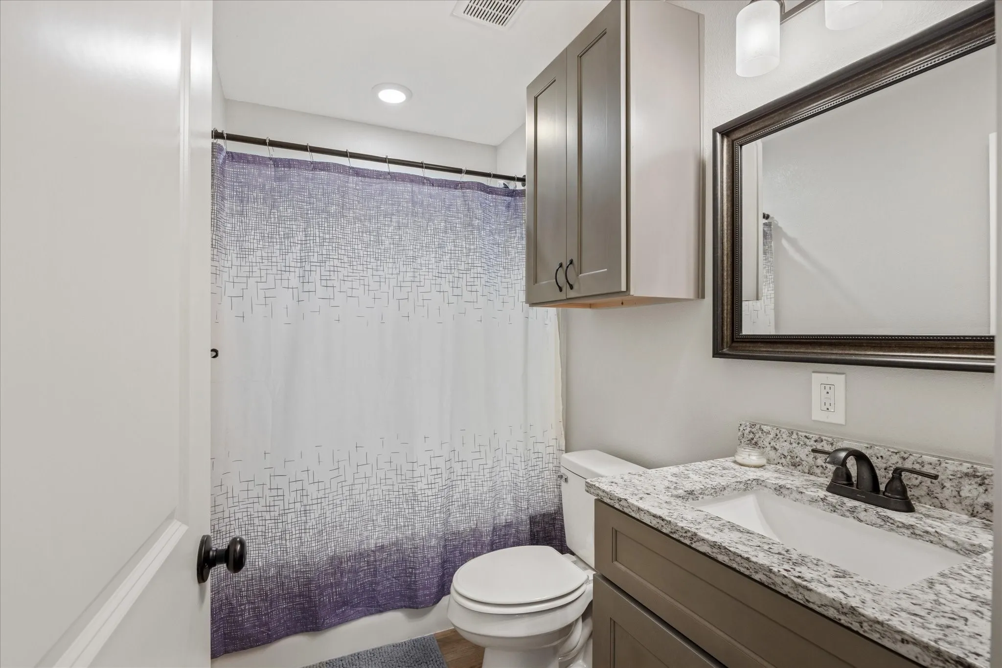 Single Family Residence For Sale in Hood County , 2507 Santiago Drive, Granbury, Texas 76048, 3 Bedroom, 2 Bathroom, 3 Garage spaces, 1,678 Sqft, built in 2021, mls#21294935, Real Estate Agent in Granbury, Homes For Sale in Hood county, Homes For Sale in Granbury, Realtor in Granbury Texas, Real Estate Brokerage Independent Realty Texas, Luminita Cordes Realtor