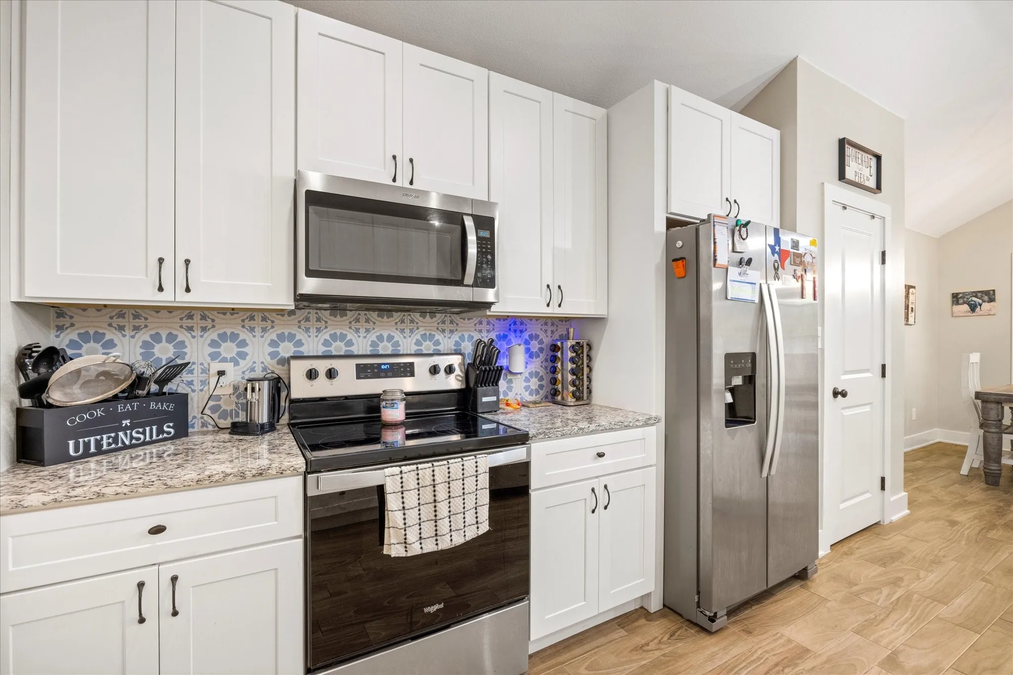 Single Family Residence For Sale in Hood County , 2507 Santiago Drive, Granbury, Texas 76048, 3 Bedroom, 2 Bathroom, 3 Garage spaces, 1,678 Sqft, built in 2021, mls#21294935, Real Estate Agent in Granbury, Homes For Sale in Hood county, Homes For Sale in Granbury, Realtor in Granbury Texas, Real Estate Brokerage Independent Realty Texas, Luminita Cordes Realtor