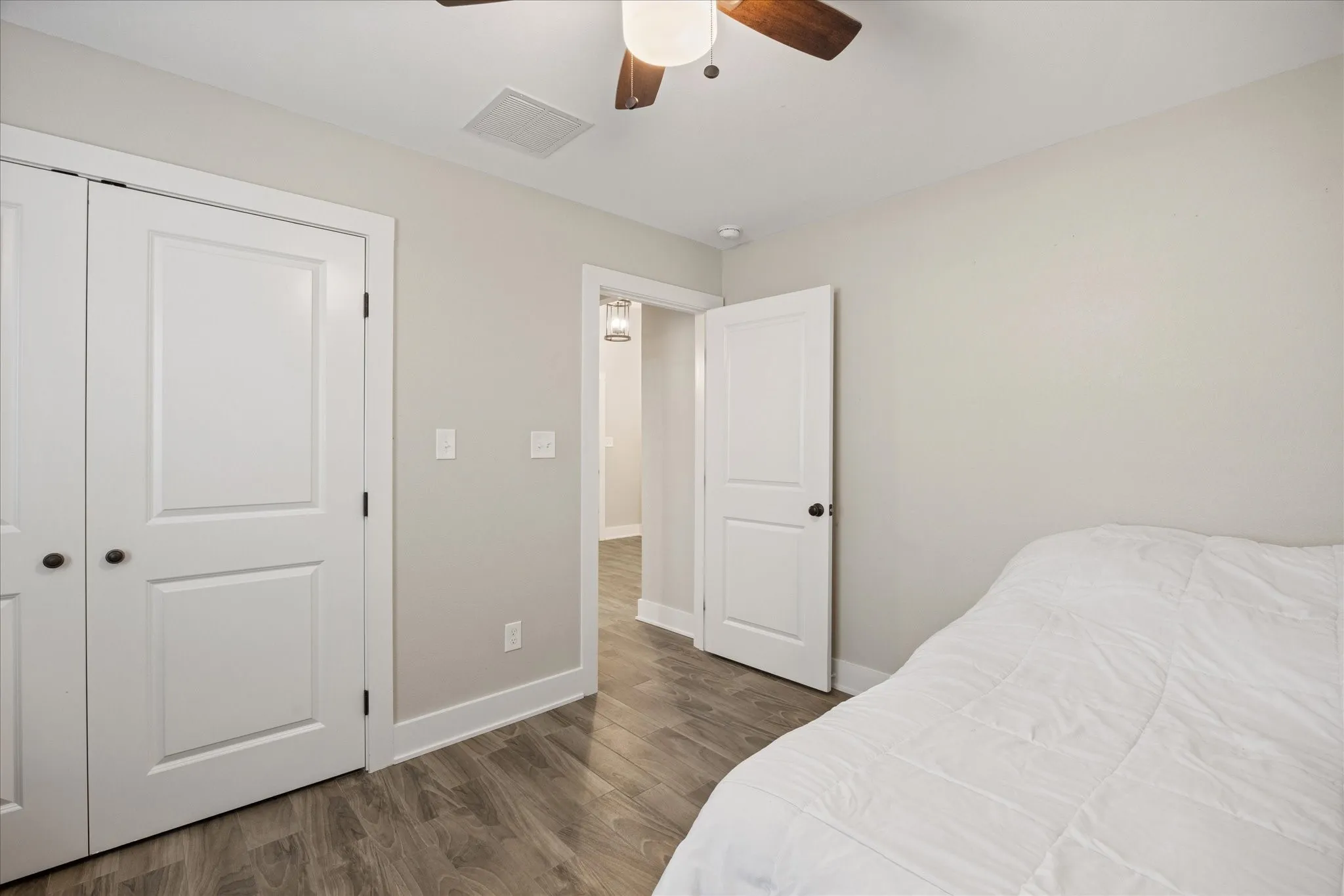 Single Family Residence For Sale in Hood County , 2507 Santiago Drive, Granbury, Texas 76048, 3 Bedroom, 2 Bathroom, 3 Garage spaces, 1,678 Sqft, built in 2021, mls#21294935, Real Estate Agent in Granbury, Homes For Sale in Hood county, Homes For Sale in Granbury, Realtor in Granbury Texas, Real Estate Brokerage Independent Realty Texas, Luminita Cordes Realtor