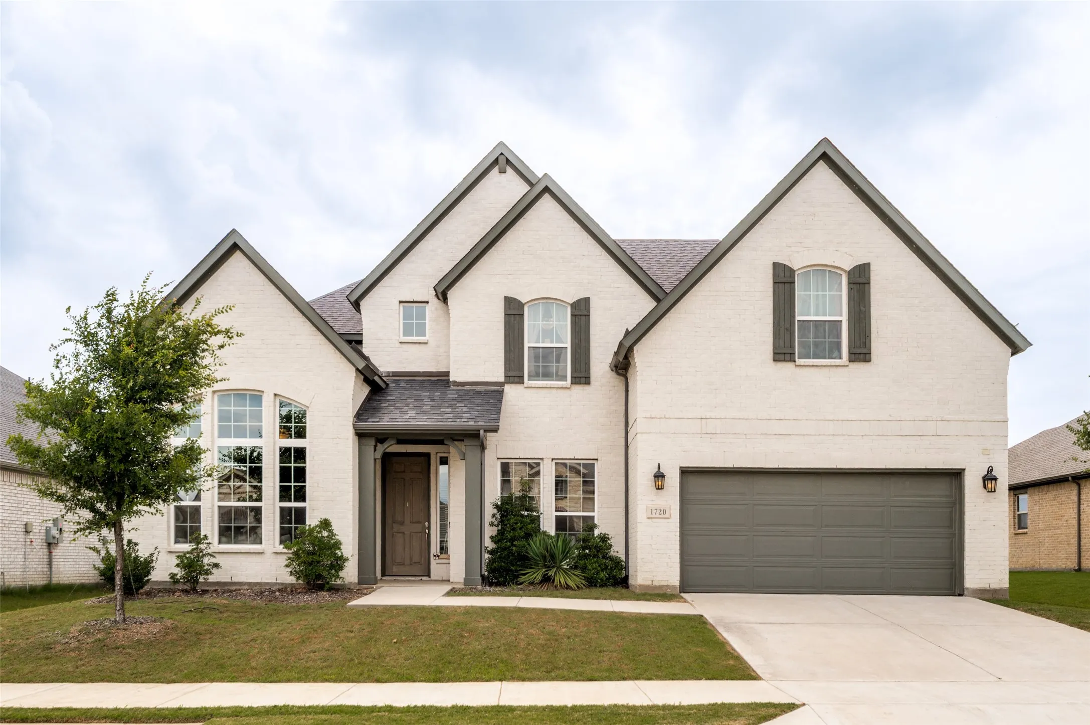 Single Family Residence For Sale in Denton County , 1720 Ordonez Drive, Little Elm, Texas 75068, 4 Bedroom, 4 Bathroom, 3 Garage spaces, 3,529 Sqft, built in 2021, mls#21296975, Real Estate Agent in Little Elm, Homes For Sale in Denton county, Homes For Sale in Little Elm, Realtor in Little Elm Texas, Real Estate Brokerage Independent Realty Texas, Luminita Cordes Realtor