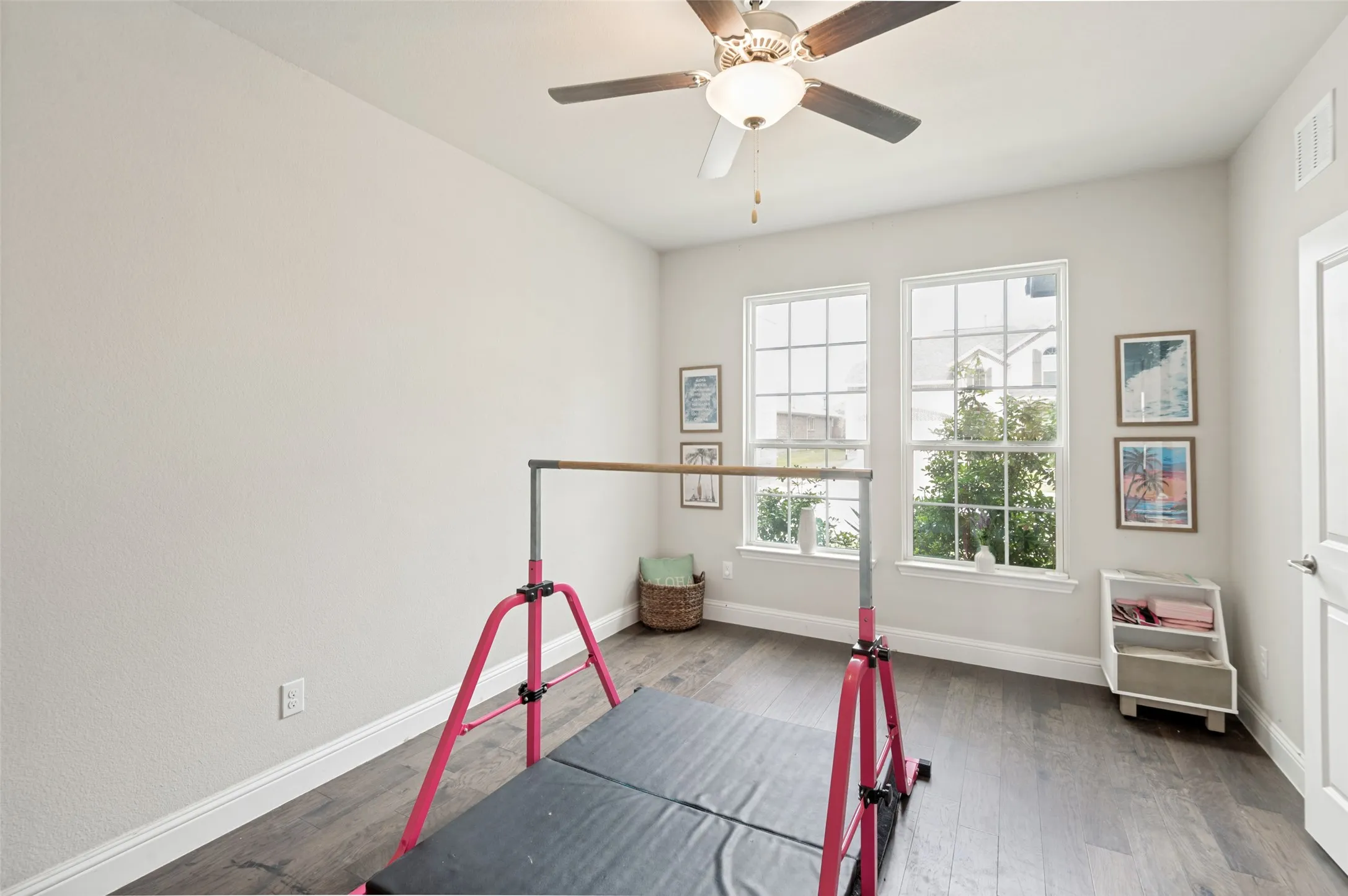 Single Family Residence For Sale in Denton County , 1720 Ordonez Drive, Little Elm, Texas 75068, 4 Bedroom, 4 Bathroom, 3 Garage spaces, 3,529 Sqft, built in 2021, mls#21296975, Real Estate Agent in Little Elm, Homes For Sale in Denton county, Homes For Sale in Little Elm, Realtor in Little Elm Texas, Real Estate Brokerage Independent Realty Texas, Luminita Cordes Realtor