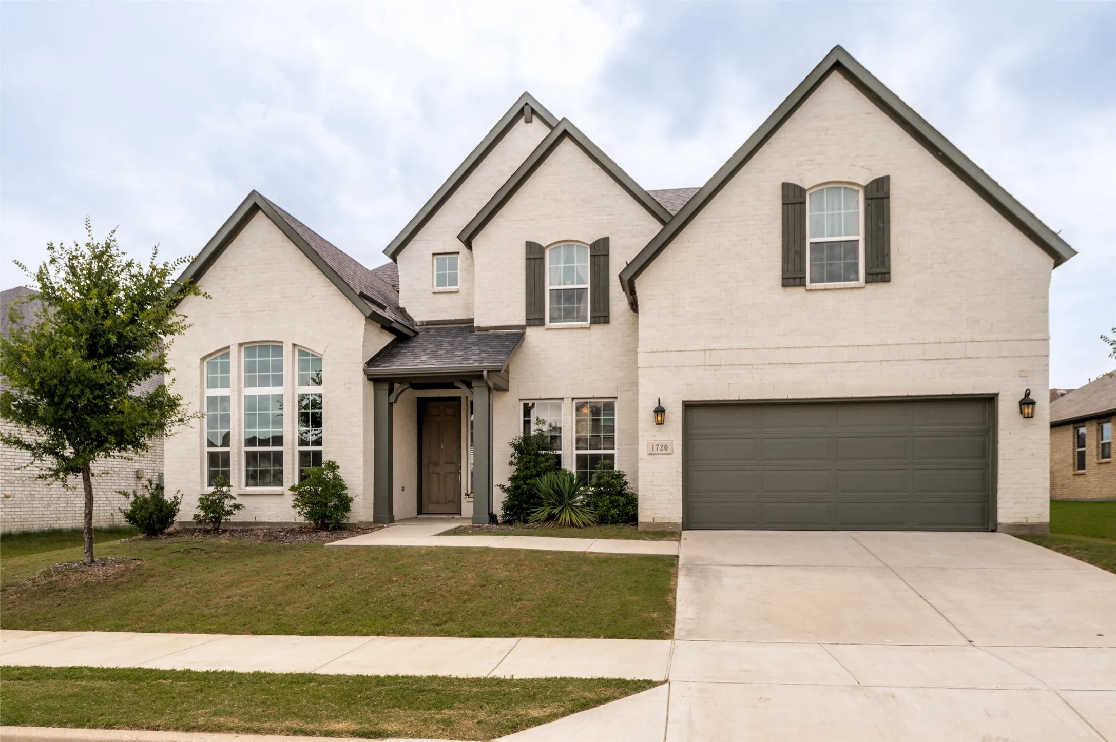 Single Family Residence For Sale in Denton County , 1720 Ordonez Drive, Little Elm, Texas 75068, 4 Bedroom, 4 Bathroom, 3 Garage spaces, 3,529 Sqft, built in 2021, mls#21296975, Real Estate Agent in Little Elm, Homes For Sale in Denton county, Homes For Sale in Little Elm, Realtor in Little Elm Texas, Real Estate Brokerage Independent Realty Texas, Luminita Cordes Realtor