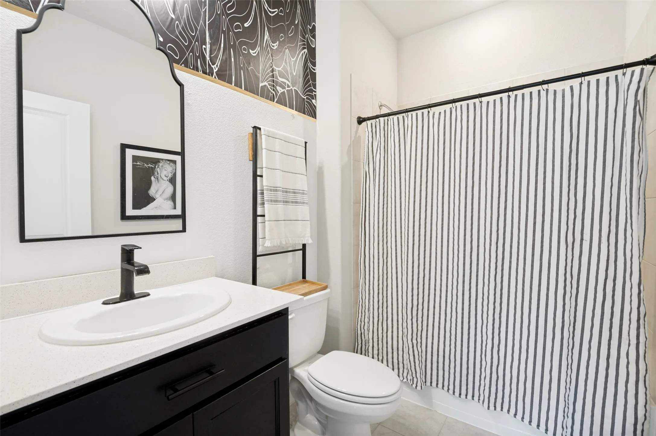 Single Family Residence For Sale in Denton County , 1720 Ordonez Drive, Little Elm, Texas 75068, 4 Bedroom, 4 Bathroom, 3 Garage spaces, 3,529 Sqft, built in 2021, mls#21296975, Real Estate Agent in Little Elm, Homes For Sale in Denton county, Homes For Sale in Little Elm, Realtor in Little Elm Texas, Real Estate Brokerage Independent Realty Texas, Luminita Cordes Realtor