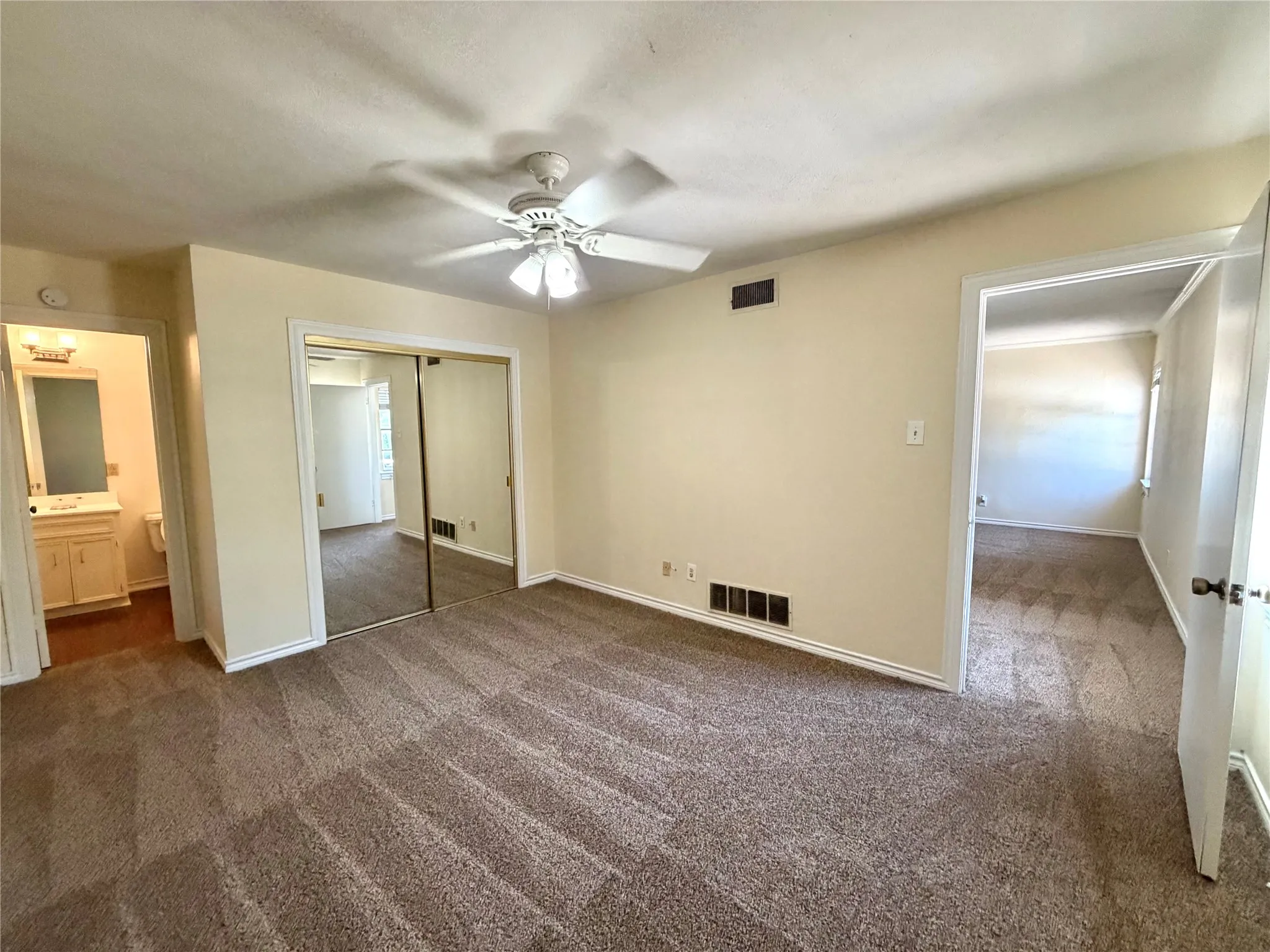 Condominium For Rent in Dallas County , 4311 Cole Avenue 111, Dallas, Texas 75205, 1 Bedroom, 1 Bathroom, Garage spaces, 659 Sqft, built in 1983, mls#21290881, Real Estate Agent in Dallas, Homes For Rent in Dallas county, Homes For Rent in Dallas, Realtor in Dallas Texas, Real Estate Brokerage Independent Realty Texas, Luminita Cordes Realtor