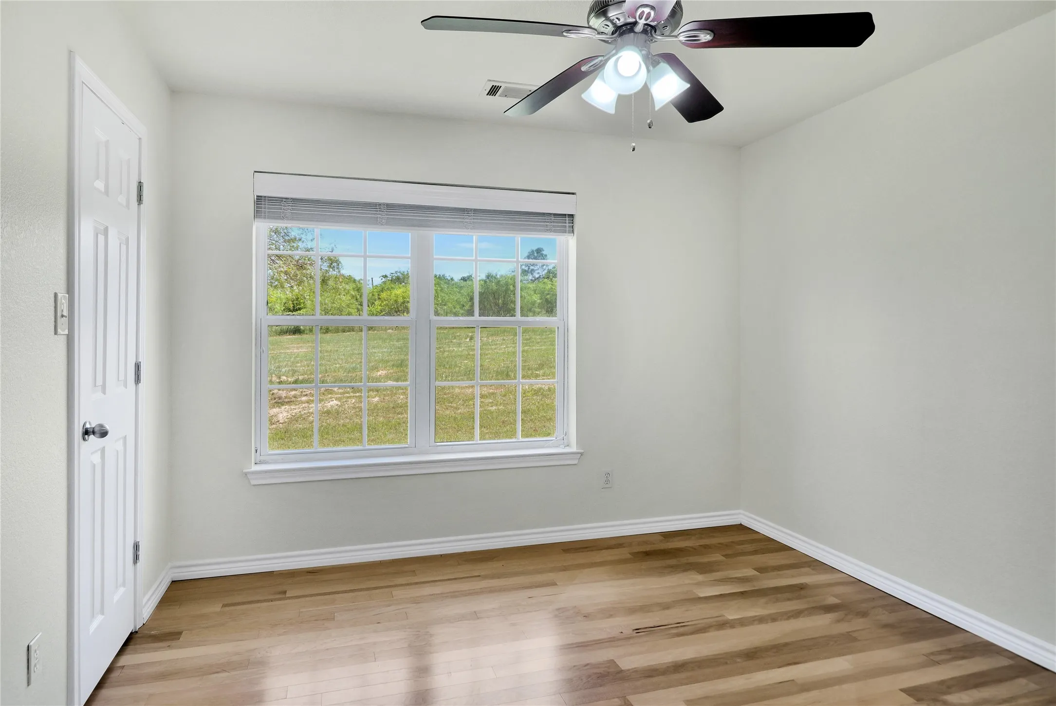 Single Family Residence For Sale in Johnson County , 1633 FM-3136, Cleburne, Texas 76031, 7 Bedroom, 5 Bathroom, 4 Garage spaces, 2 Sqft, built in 2011, mls#21296471, Real Estate Agent in Cleburne, Homes For Sale in Johnson county, Homes For Sale in Cleburne, Realtor in Cleburne Texas, Real Estate Brokerage Independent Realty Texas, Luminita Cordes Realtor