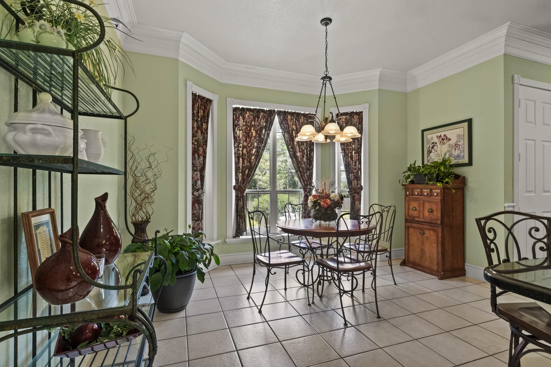 Single Family Residence For Sale in Titus County , 903 Deer Trail Ln, Mt Pleasant, Texas 75455, 3 Bedroom, 3 Bathroom, 3 Garage spaces, 3,527 Sqft, built in 1997, mls#21297125, Real Estate Agent in Mt Pleasant, Homes For Sale in Titus county, Homes For Sale in Mt Pleasant, Realtor in Mt Pleasant Texas, Real Estate Brokerage Independent Realty Texas, Luminita Cordes Realtor