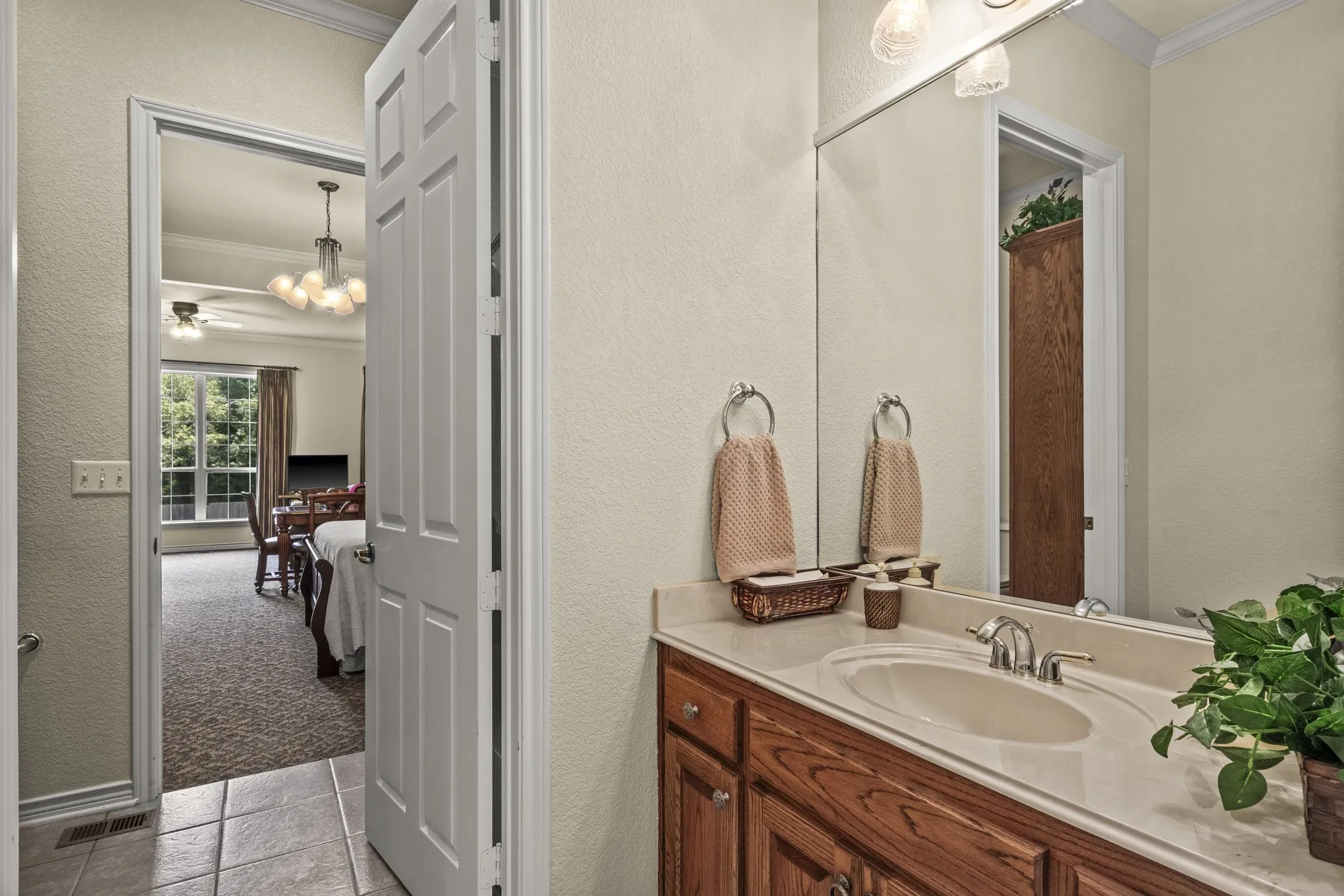 Single Family Residence For Sale in Titus County , 903 Deer Trail Ln, Mt Pleasant, Texas 75455, 3 Bedroom, 3 Bathroom, 3 Garage spaces, 3,527 Sqft, built in 1997, mls#21297125, Real Estate Agent in Mt Pleasant, Homes For Sale in Titus county, Homes For Sale in Mt Pleasant, Realtor in Mt Pleasant Texas, Real Estate Brokerage Independent Realty Texas, Luminita Cordes Realtor