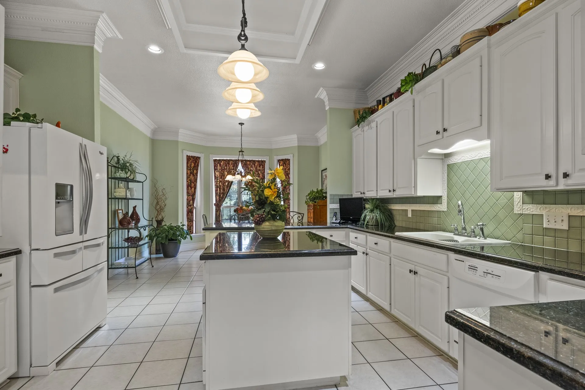 Single Family Residence For Sale in Titus County , 903 Deer Trail Ln, Mt Pleasant, Texas 75455, 3 Bedroom, 3 Bathroom, 3 Garage spaces, 3,527 Sqft, built in 1997, mls#21297125, Real Estate Agent in Mt Pleasant, Homes For Sale in Titus county, Homes For Sale in Mt Pleasant, Realtor in Mt Pleasant Texas, Real Estate Brokerage Independent Realty Texas, Luminita Cordes Realtor