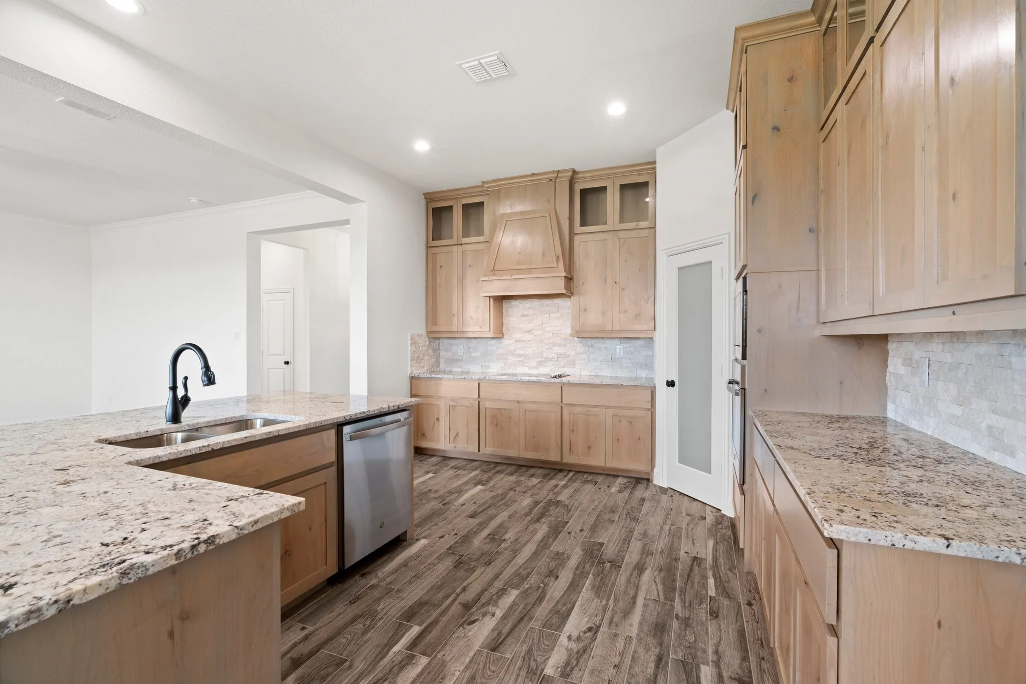 Single Family Residence For Sale in Ellis County , 430 Paradise Ridge Drive, Waxahachie, Texas 75167, 4 Bedroom, 3 Bathroom, 3 Garage spaces, 3,233 Sqft, built in 2026, mls#21297099, Real Estate Agent in Waxahachie, Homes For Sale in Ellis county, Homes For Sale in Waxahachie, Realtor in Waxahachie Texas, Real Estate Brokerage Independent Realty Texas, Luminita Cordes Realtor
