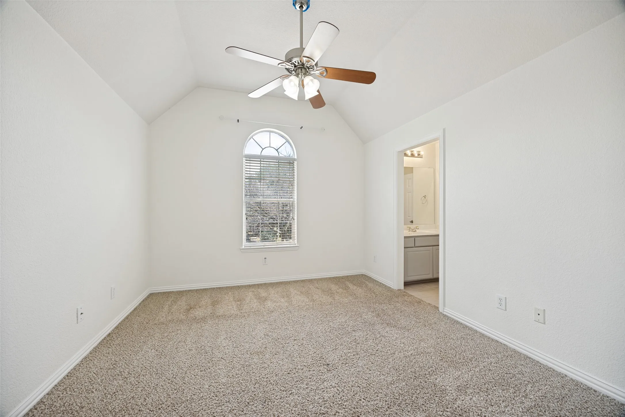 Single Family Residence For Sale in Collin County , 4437 Red Barn Drive, Richardson, Texas 75082, 5 Bedroom, 4 Bathroom, 3 Garage spaces, 4,069 Sqft, built in 2001, mls#21294642, Real Estate Agent in Richardson, Homes For Sale in Collin county, Homes For Sale in Richardson, Realtor in Richardson Texas, Real Estate Brokerage Independent Realty Texas, Luminita Cordes Realtor