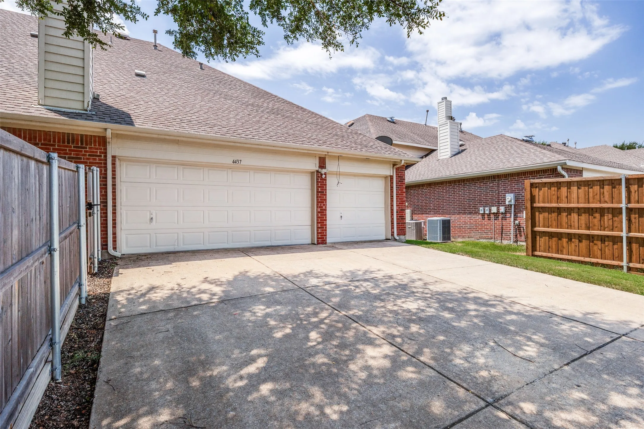 Single Family Residence For Sale in Collin County , 4437 Red Barn Drive, Richardson, Texas 75082, 5 Bedroom, 4 Bathroom, 3 Garage spaces, 4,069 Sqft, built in 2001, mls#21294642, Real Estate Agent in Richardson, Homes For Sale in Collin county, Homes For Sale in Richardson, Realtor in Richardson Texas, Real Estate Brokerage Independent Realty Texas, Luminita Cordes Realtor