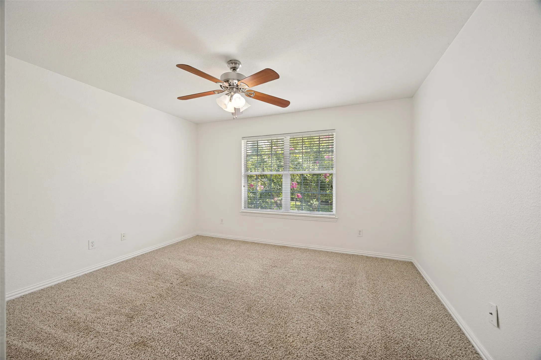 Single Family Residence For Sale in Collin County , 4437 Red Barn Drive, Richardson, Texas 75082, 5 Bedroom, 4 Bathroom, 3 Garage spaces, 4,069 Sqft, built in 2001, mls#21294642, Real Estate Agent in Richardson, Homes For Sale in Collin county, Homes For Sale in Richardson, Realtor in Richardson Texas, Real Estate Brokerage Independent Realty Texas, Luminita Cordes Realtor