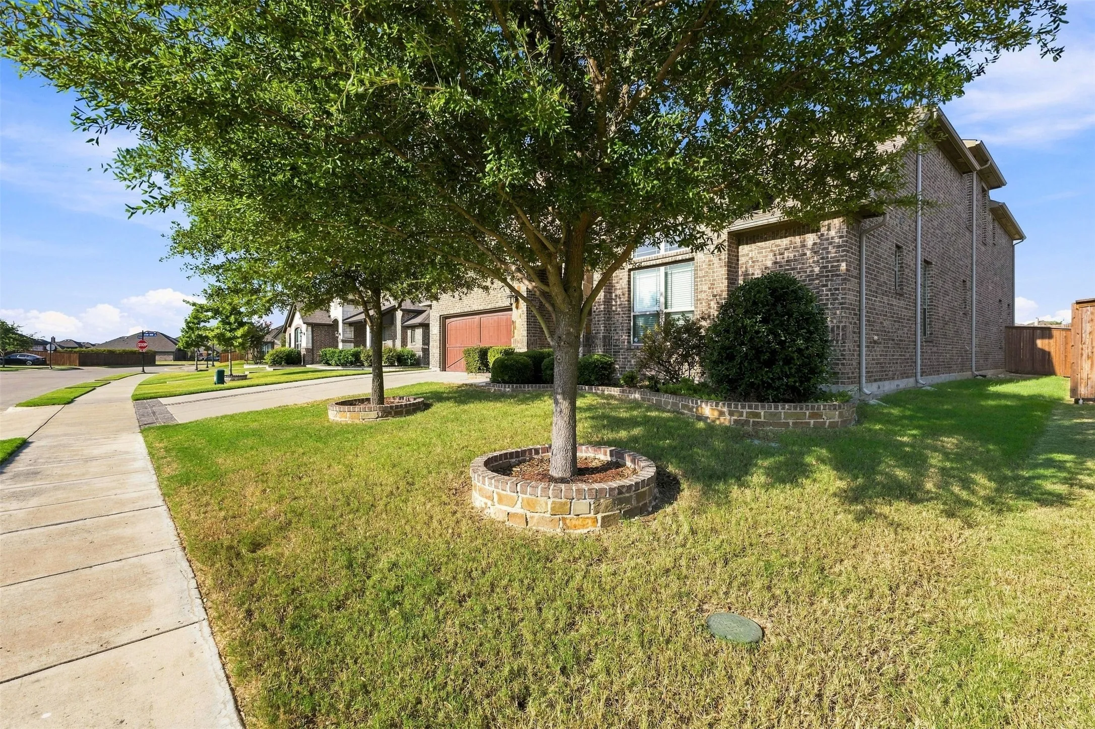 Single Family Residence For Sale in Ellis County , 421 Summer Grove Drive, Midlothian, Texas 76065, 4 Bedroom, 5 Bathroom, 3 Garage spaces, 3,870 Sqft, built in 2018, mls#21295987, Real Estate Agent in Midlothian, Homes For Sale in Ellis county, Homes For Sale in Midlothian, Realtor in Midlothian Texas, Real Estate Brokerage Independent Realty Texas, Luminita Cordes Realtor