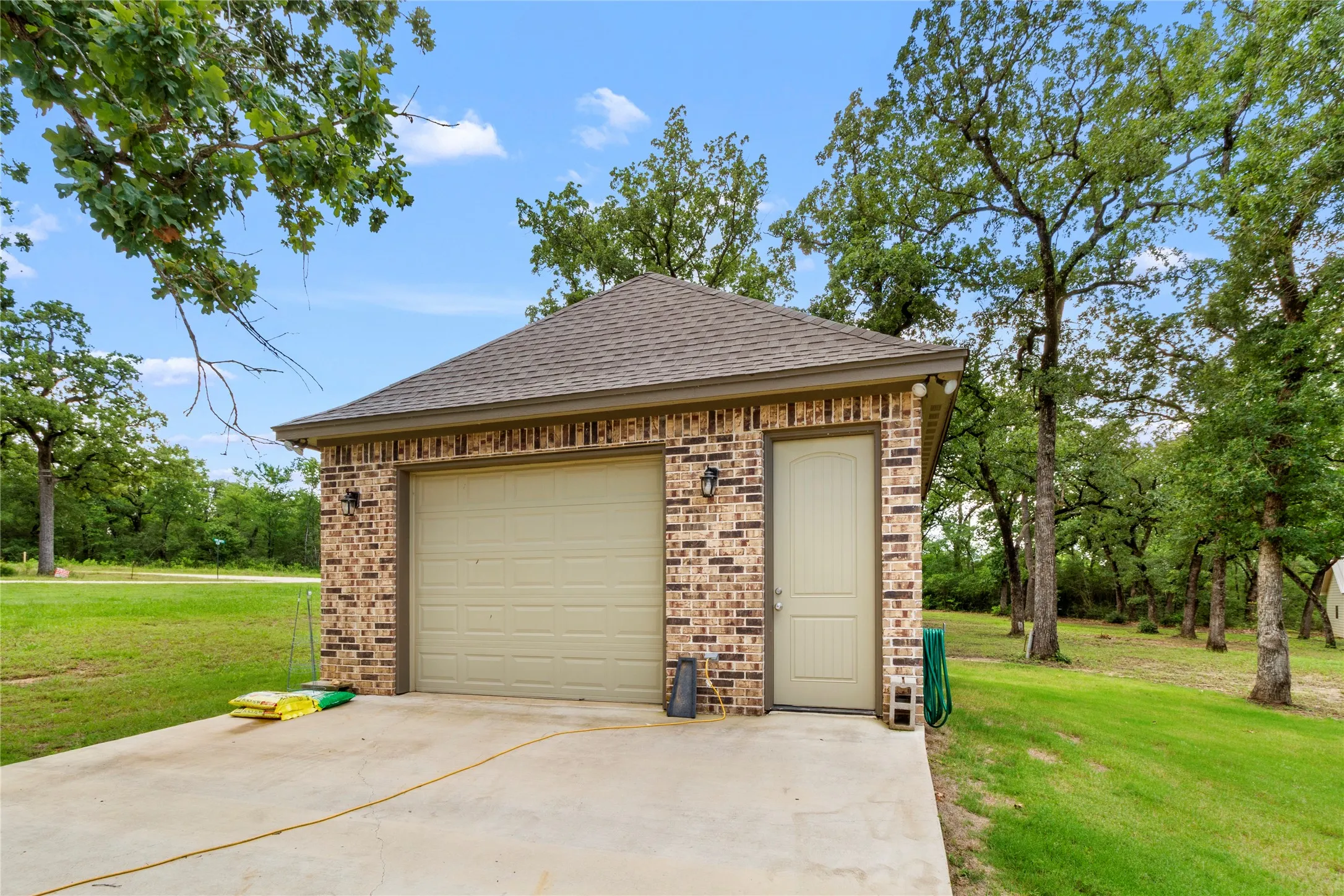 Single Family Residence For Sale in Leon County , 450 County Road 3674, Marquez, Texas 77865, 3 Bedroom, 3 Bathroom, 2 Garage spaces, 2,598 Sqft, built in 2023, Price $975,000, mls#21296555, Real Estate Agent in Marquez, Homes For Sale in Leon county, Homes For Sale in Marquez, Realtor in Marquez Texas, Real Estate Brokerage Independent Realty Texas, Luminita Cordes Realtor