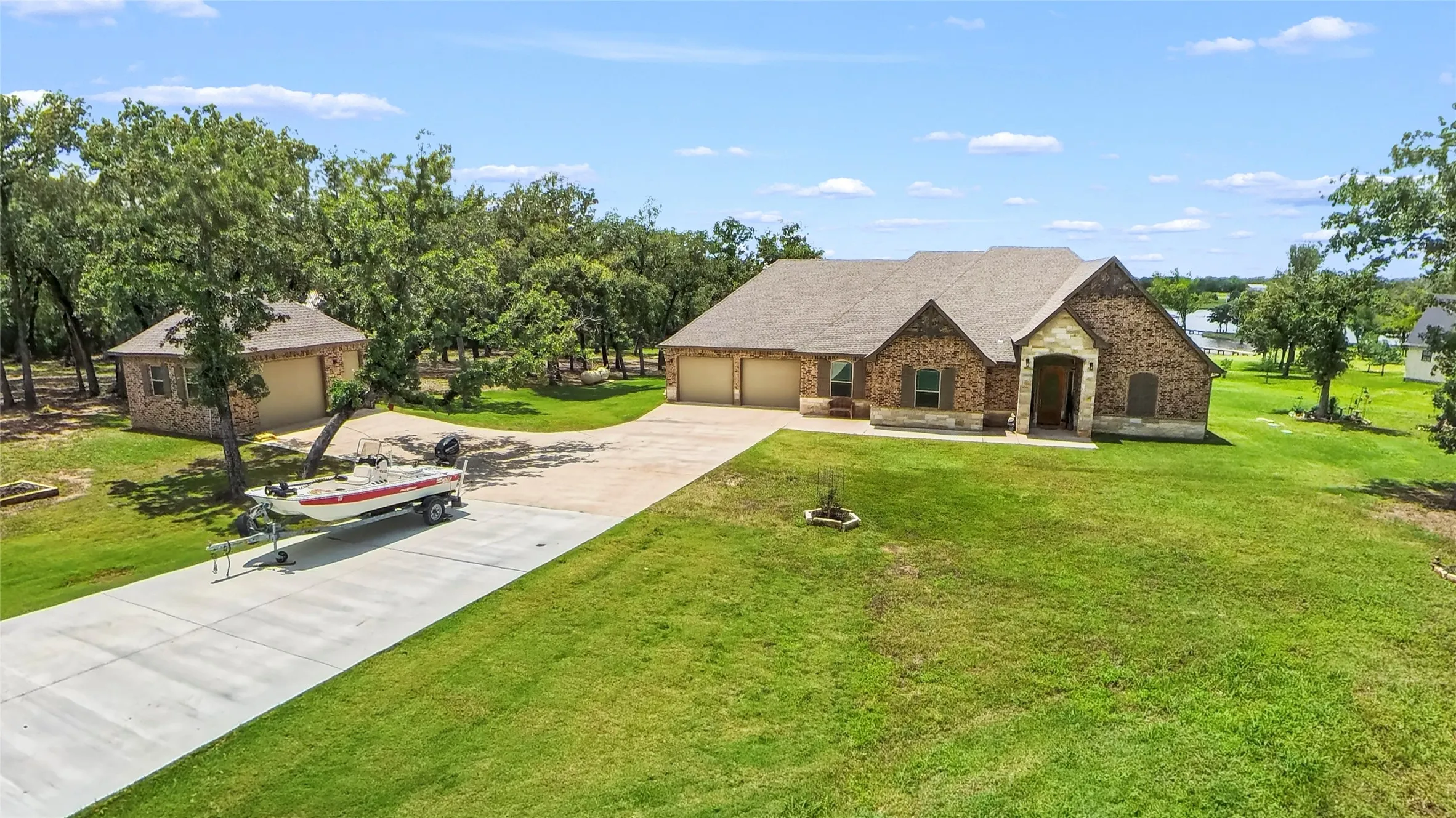 Single Family Residence For Sale in Leon County , 450 County Road 3674, Marquez, Texas 77865, 3 Bedroom, 3 Bathroom, 2 Garage spaces, 2,598 Sqft, built in 2023, Price $975,000, mls#21296555, Real Estate Agent in Marquez, Homes For Sale in Leon county, Homes For Sale in Marquez, Realtor in Marquez Texas, Real Estate Brokerage Independent Realty Texas, Luminita Cordes Realtor