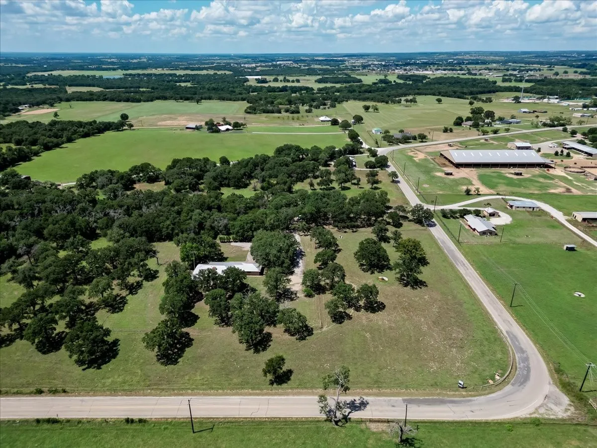 Farm For Sale in Parker County , 606 Grindstone Road, Brock, Texas 76087, 3 Bedroom, 2 Bathroom, 2 Garage spaces, 2,281 Sqft, built in 1978, Price $1,095,000, mls#21296419, Real Estate Agent in Brock, Homes For Sale in Parker county, Homes For Sale in Brock, Realtor in Brock Texas, Real Estate Brokerage Independent Realty Texas, Luminita Cordes Realtor