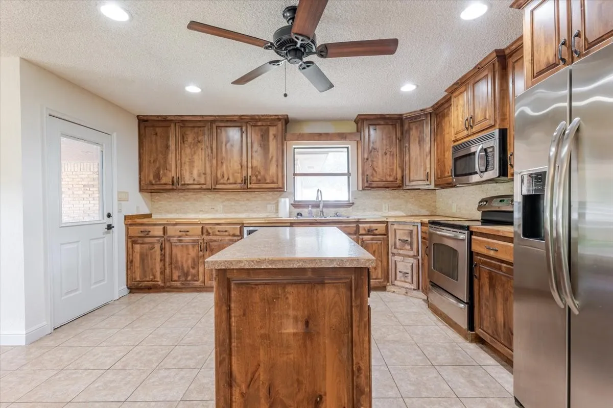 Farm For Sale in Parker County , 606 Grindstone Road, Brock, Texas 76087, 3 Bedroom, 2 Bathroom, 2 Garage spaces, 2,281 Sqft, built in 1978, Price $1,095,000, mls#21296419, Real Estate Agent in Brock, Homes For Sale in Parker county, Homes For Sale in Brock, Realtor in Brock Texas, Real Estate Brokerage Independent Realty Texas, Luminita Cordes Realtor
