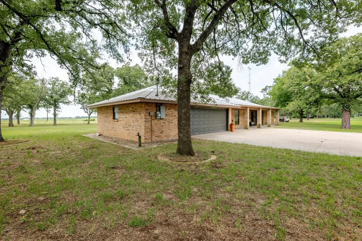 Farm For Sale in Parker County , 606 Grindstone Road, Brock, Texas 76087, 3 Bedroom, 2 Bathroom, 2 Garage spaces, 2,281 Sqft, built in 1978, Price $1,095,000, mls#21296419, Real Estate Agent in Brock, Homes For Sale in Parker county, Homes For Sale in Brock, Realtor in Brock Texas, Real Estate Brokerage Independent Realty Texas, Luminita Cordes Realtor