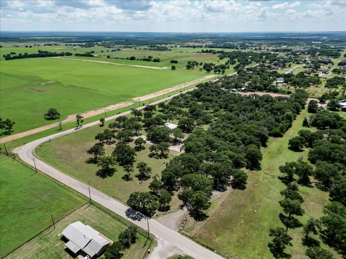 Farm For Sale in Parker County , 606 Grindstone Road, Brock, Texas 76087, 3 Bedroom, 2 Bathroom, 2 Garage spaces, 2,281 Sqft, built in 1978, Price $1,095,000, mls#21296419, Real Estate Agent in Brock, Homes For Sale in Parker county, Homes For Sale in Brock, Realtor in Brock Texas, Real Estate Brokerage Independent Realty Texas, Luminita Cordes Realtor