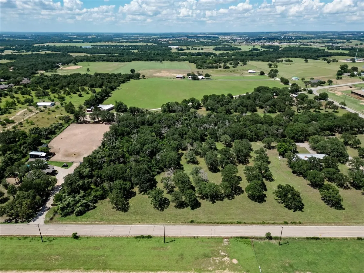 Farm For Sale in Parker County , 606 Grindstone Road, Brock, Texas 76087, 3 Bedroom, 2 Bathroom, 2 Garage spaces, 2,281 Sqft, built in 1978, Price $1,095,000, mls#21296419, Real Estate Agent in Brock, Homes For Sale in Parker county, Homes For Sale in Brock, Realtor in Brock Texas, Real Estate Brokerage Independent Realty Texas, Luminita Cordes Realtor