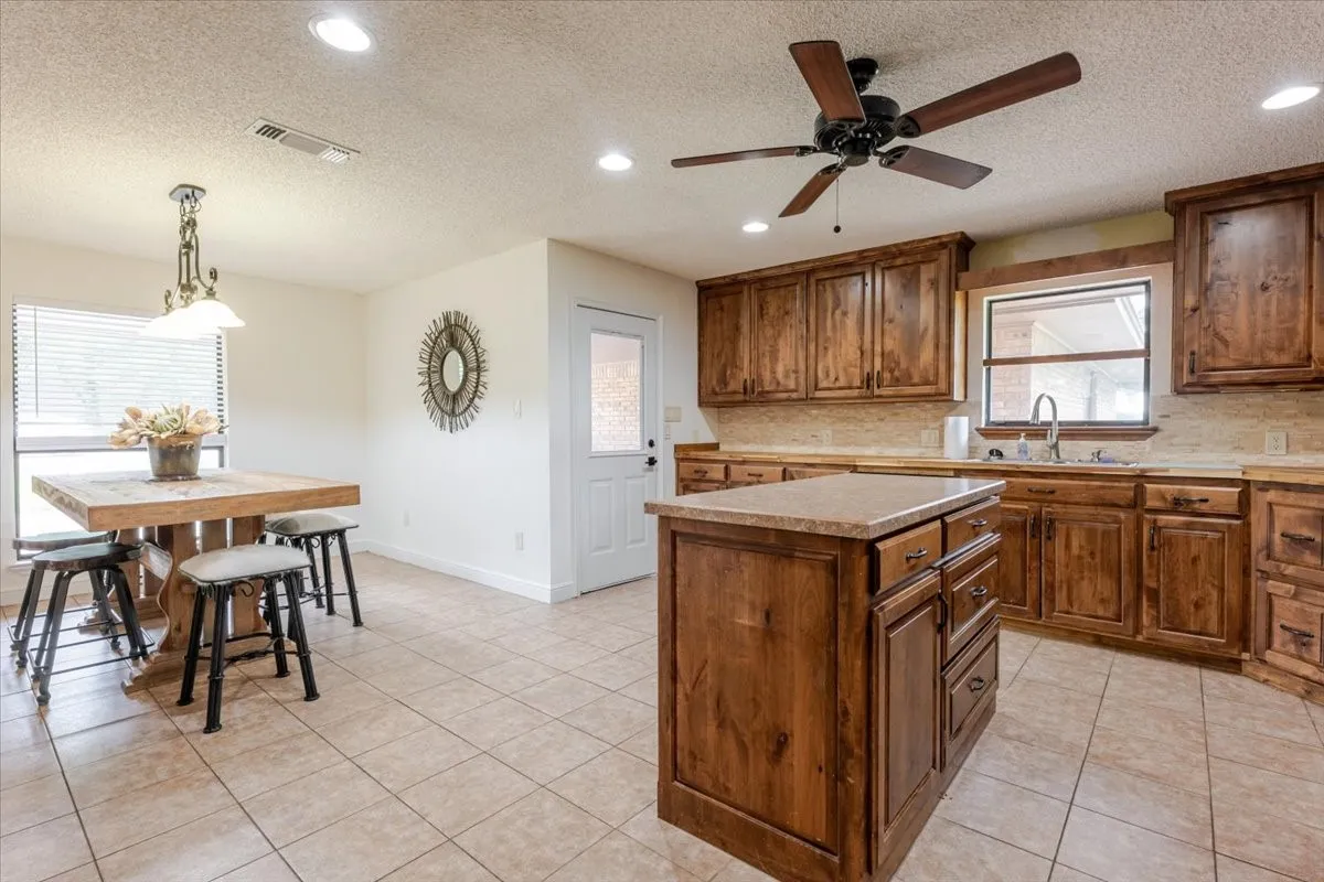 Farm For Sale in Parker County , 606 Grindstone Road, Brock, Texas 76087, 3 Bedroom, 2 Bathroom, 2 Garage spaces, 2,281 Sqft, built in 1978, Price $1,095,000, mls#21296419, Real Estate Agent in Brock, Homes For Sale in Parker county, Homes For Sale in Brock, Realtor in Brock Texas, Real Estate Brokerage Independent Realty Texas, Luminita Cordes Realtor