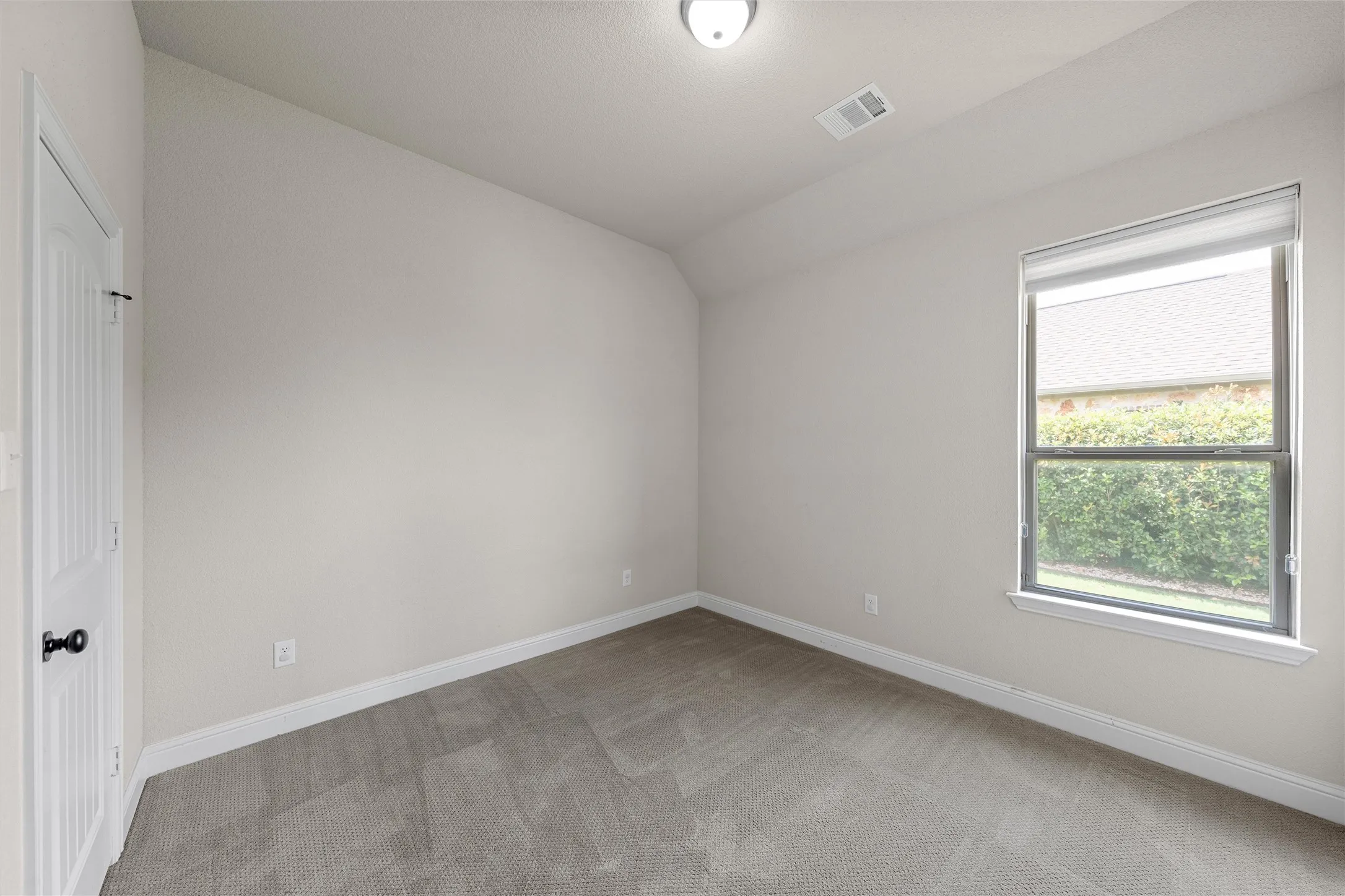 Single Family Residence For Sale in Mc Lennan County , 1093 Hesselridge Drive, Hewitt, Texas 76643, 4 Bedroom, 3 Bathroom, 2 Garage spaces, 2,676 Sqft, built in 2018, mls#21295141, Real Estate Agent in Hewitt, Homes For Sale in Mc Lennan county, Homes For Sale in Hewitt, Realtor in Hewitt Texas, Real Estate Brokerage Independent Realty Texas, Luminita Cordes Realtor