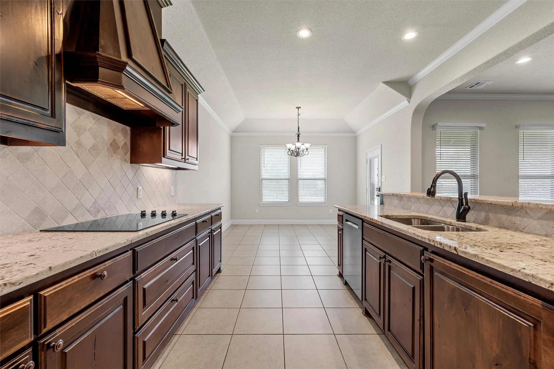 Single Family Residence For Sale in Mc Lennan County , 1093 Hesselridge Drive, Hewitt, Texas 76643, 4 Bedroom, 3 Bathroom, 2 Garage spaces, 2,676 Sqft, built in 2018, mls#21295141, Real Estate Agent in Hewitt, Homes For Sale in Mc Lennan county, Homes For Sale in Hewitt, Realtor in Hewitt Texas, Real Estate Brokerage Independent Realty Texas, Luminita Cordes Realtor