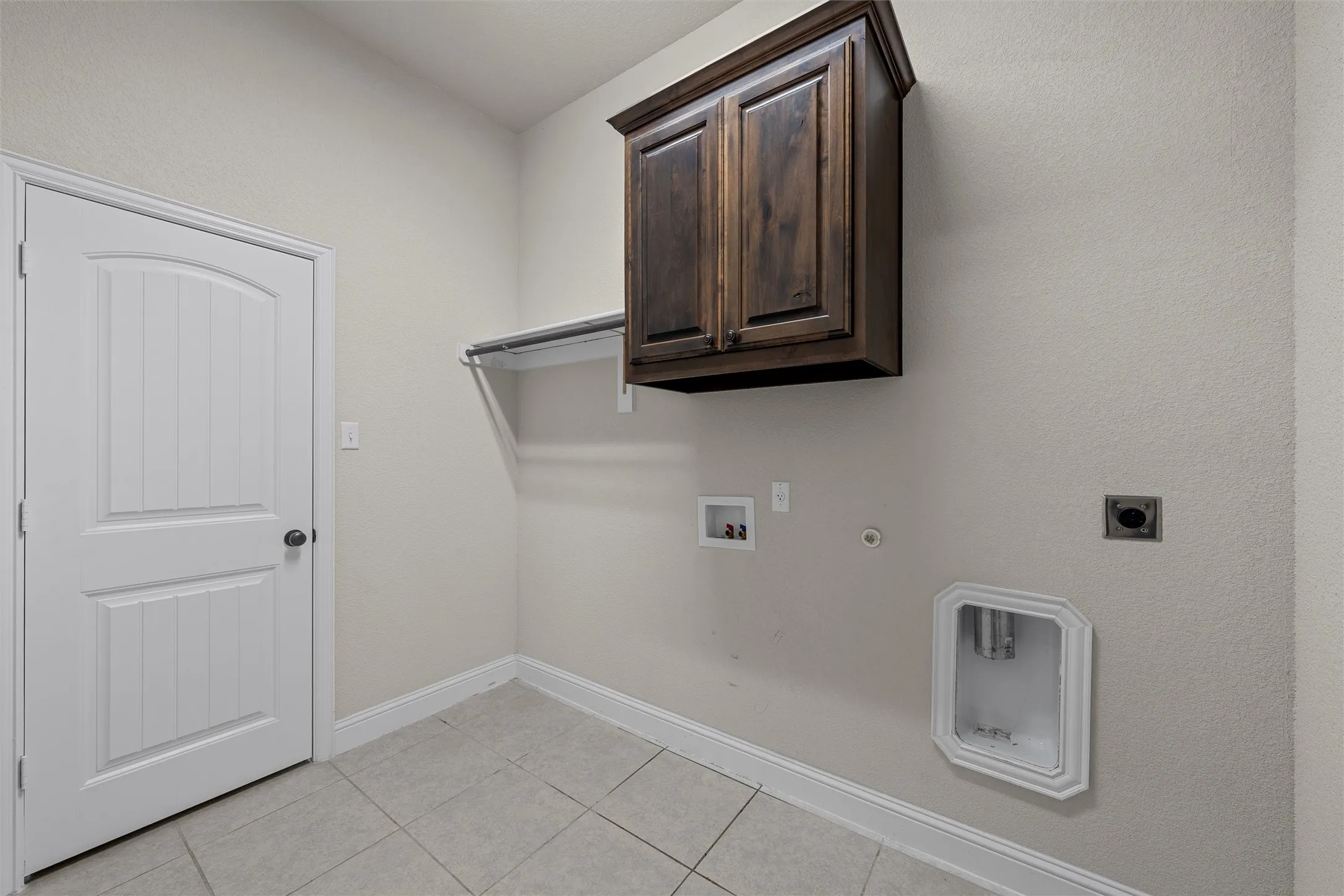 Single Family Residence For Sale in Mc Lennan County , 1093 Hesselridge Drive, Hewitt, Texas 76643, 4 Bedroom, 3 Bathroom, 2 Garage spaces, 2,676 Sqft, built in 2018, mls#21295141, Real Estate Agent in Hewitt, Homes For Sale in Mc Lennan county, Homes For Sale in Hewitt, Realtor in Hewitt Texas, Real Estate Brokerage Independent Realty Texas, Luminita Cordes Realtor