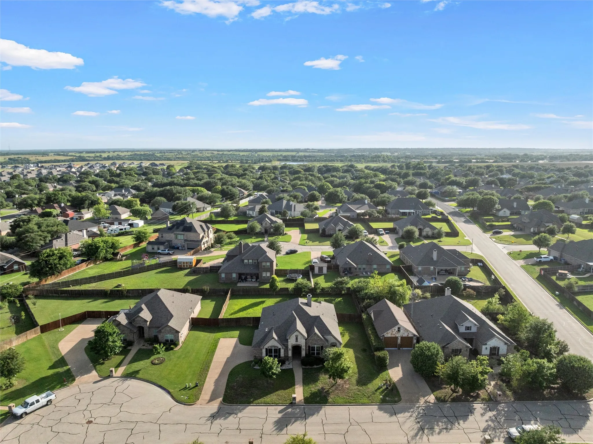 Single Family Residence For Sale in Mc Lennan County , 1093 Hesselridge Drive, Hewitt, Texas 76643, 4 Bedroom, 3 Bathroom, 2 Garage spaces, 2,676 Sqft, built in 2018, mls#21295141, Real Estate Agent in Hewitt, Homes For Sale in Mc Lennan county, Homes For Sale in Hewitt, Realtor in Hewitt Texas, Real Estate Brokerage Independent Realty Texas, Luminita Cordes Realtor
