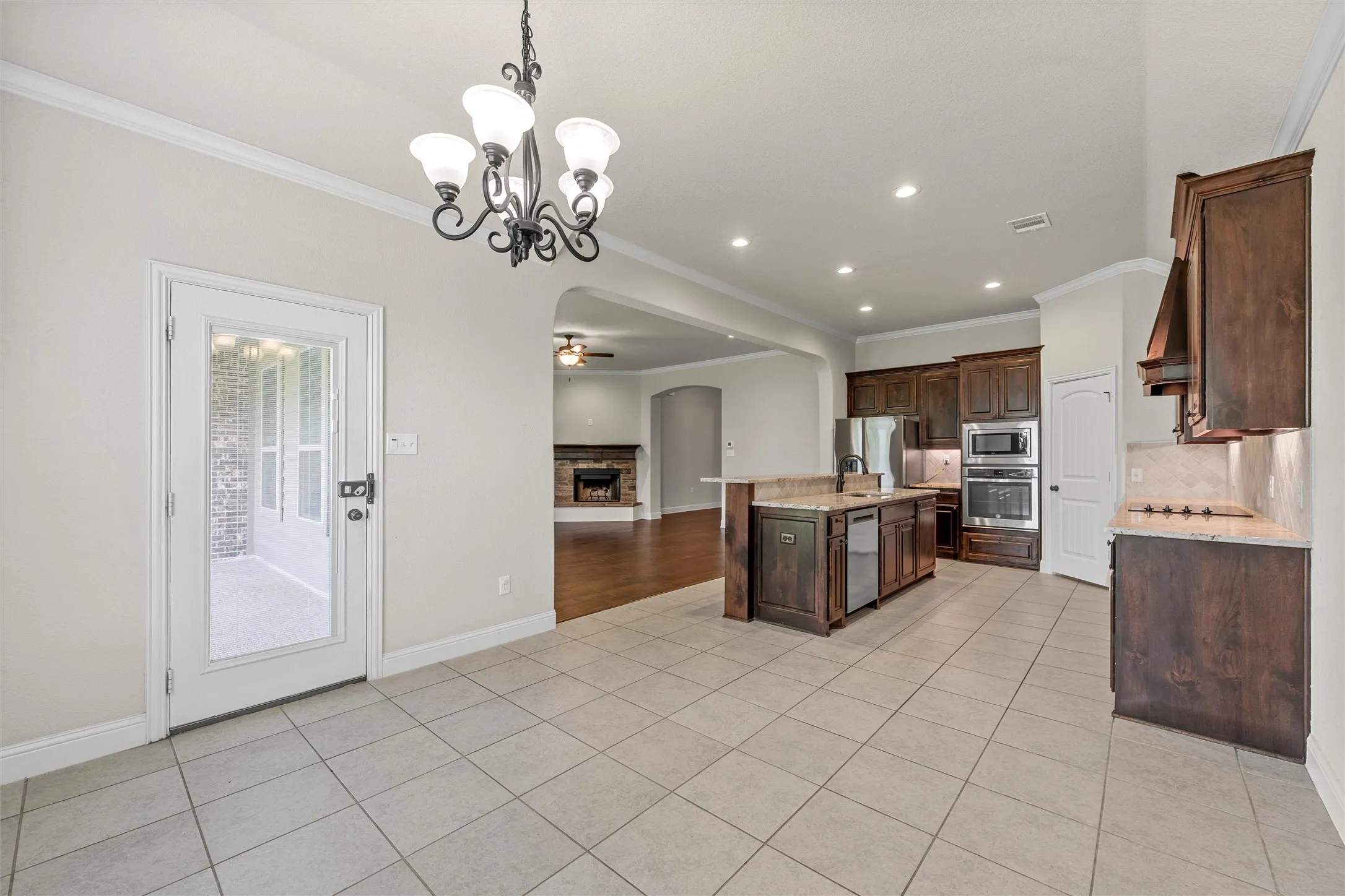 Single Family Residence For Sale in Mc Lennan County , 1093 Hesselridge Drive, Hewitt, Texas 76643, 4 Bedroom, 3 Bathroom, 2 Garage spaces, 2,676 Sqft, built in 2018, mls#21295141, Real Estate Agent in Hewitt, Homes For Sale in Mc Lennan county, Homes For Sale in Hewitt, Realtor in Hewitt Texas, Real Estate Brokerage Independent Realty Texas, Luminita Cordes Realtor