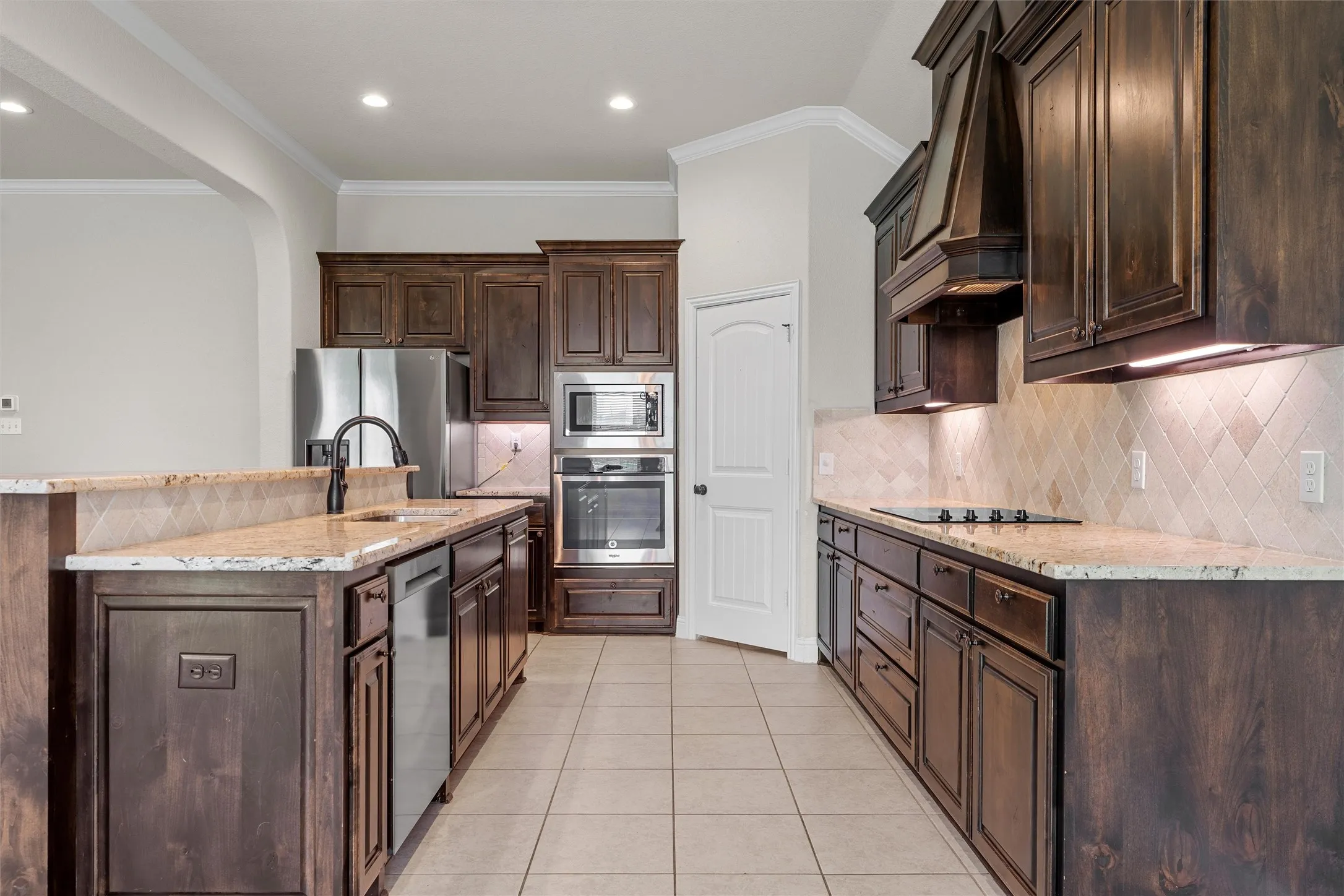 Single Family Residence For Sale in Mc Lennan County , 1093 Hesselridge Drive, Hewitt, Texas 76643, 4 Bedroom, 3 Bathroom, 2 Garage spaces, 2,676 Sqft, built in 2018, mls#21295141, Real Estate Agent in Hewitt, Homes For Sale in Mc Lennan county, Homes For Sale in Hewitt, Realtor in Hewitt Texas, Real Estate Brokerage Independent Realty Texas, Luminita Cordes Realtor